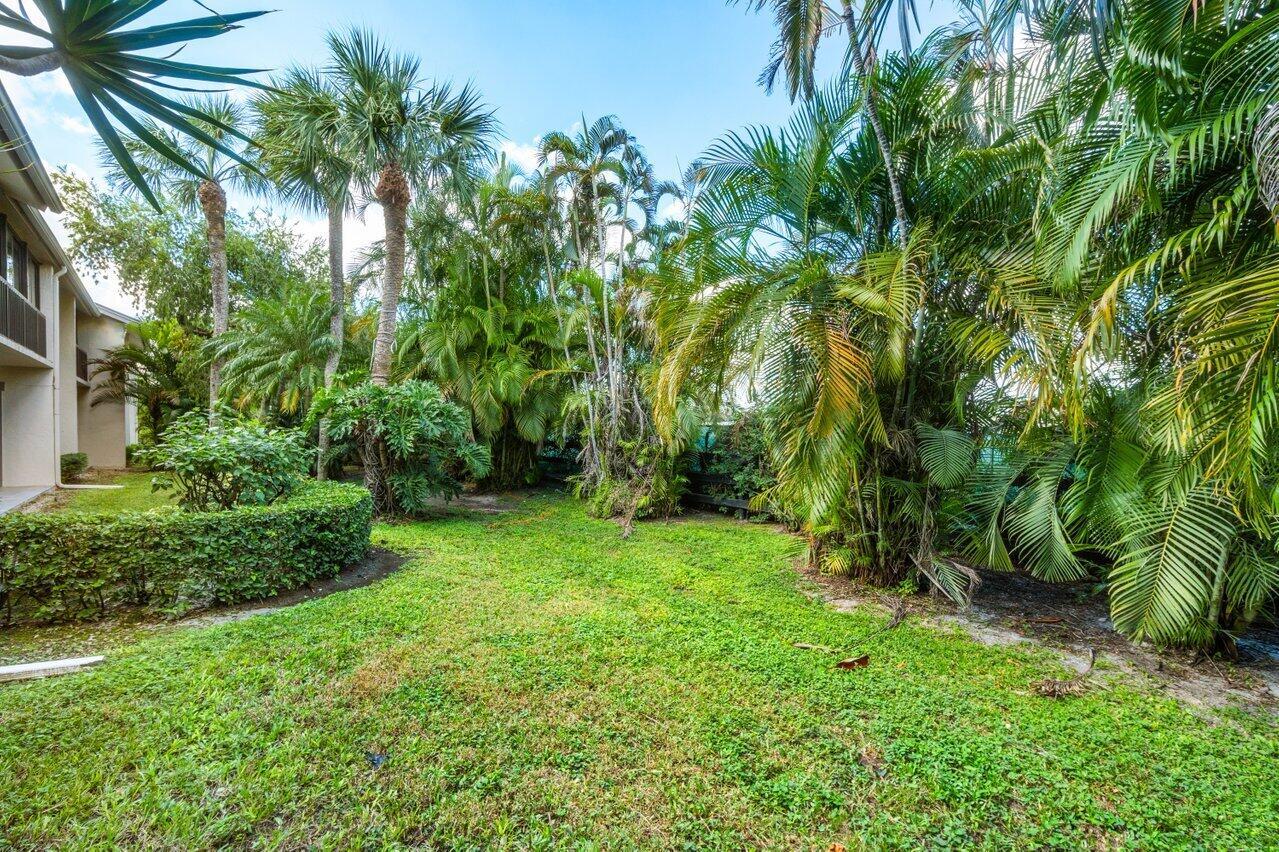 Homes for sale in Wellington, FL | 11267 Pond View Dr #B203, Wellington, FL 33414 | MLS# R11120785