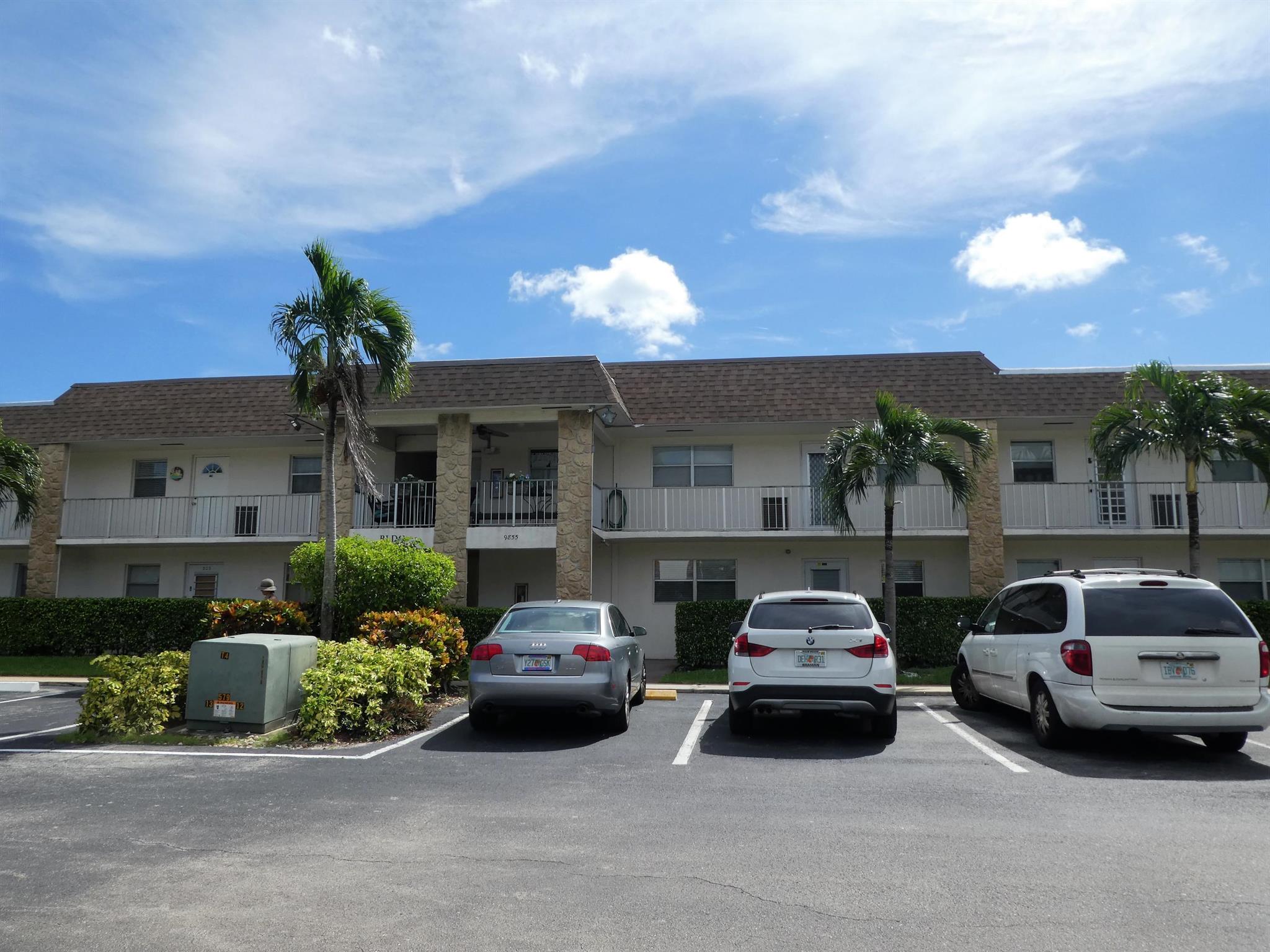Sandalfoot Blvd Apts Cond