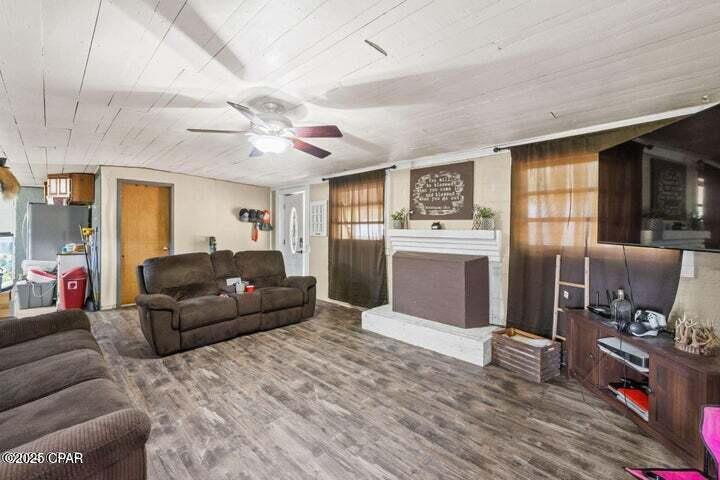 Listing photo id 4 for 1479 Curry Ferry Road