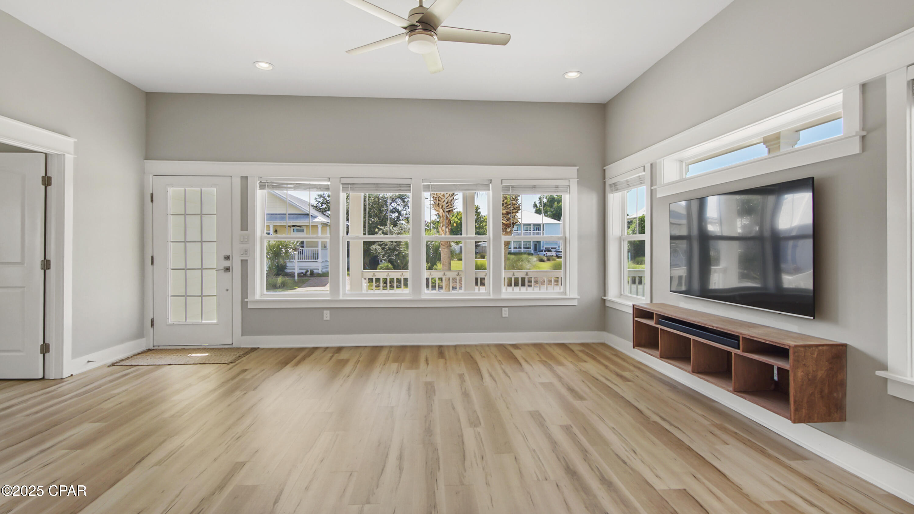 Image 11 For 411 Paradise Boulevard