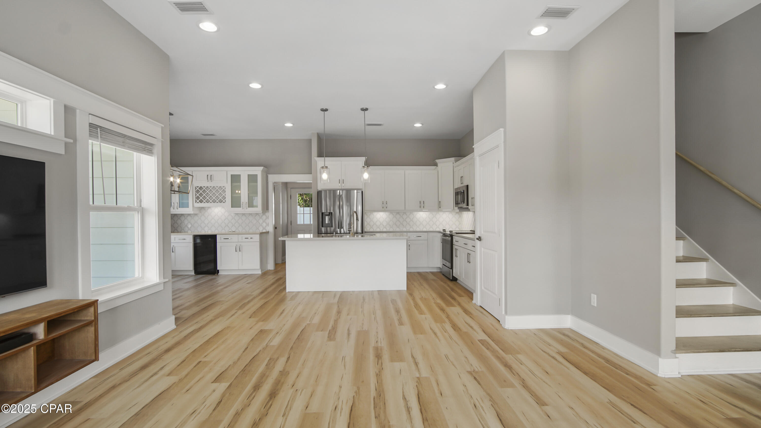 Image 6 For 411 Paradise Boulevard