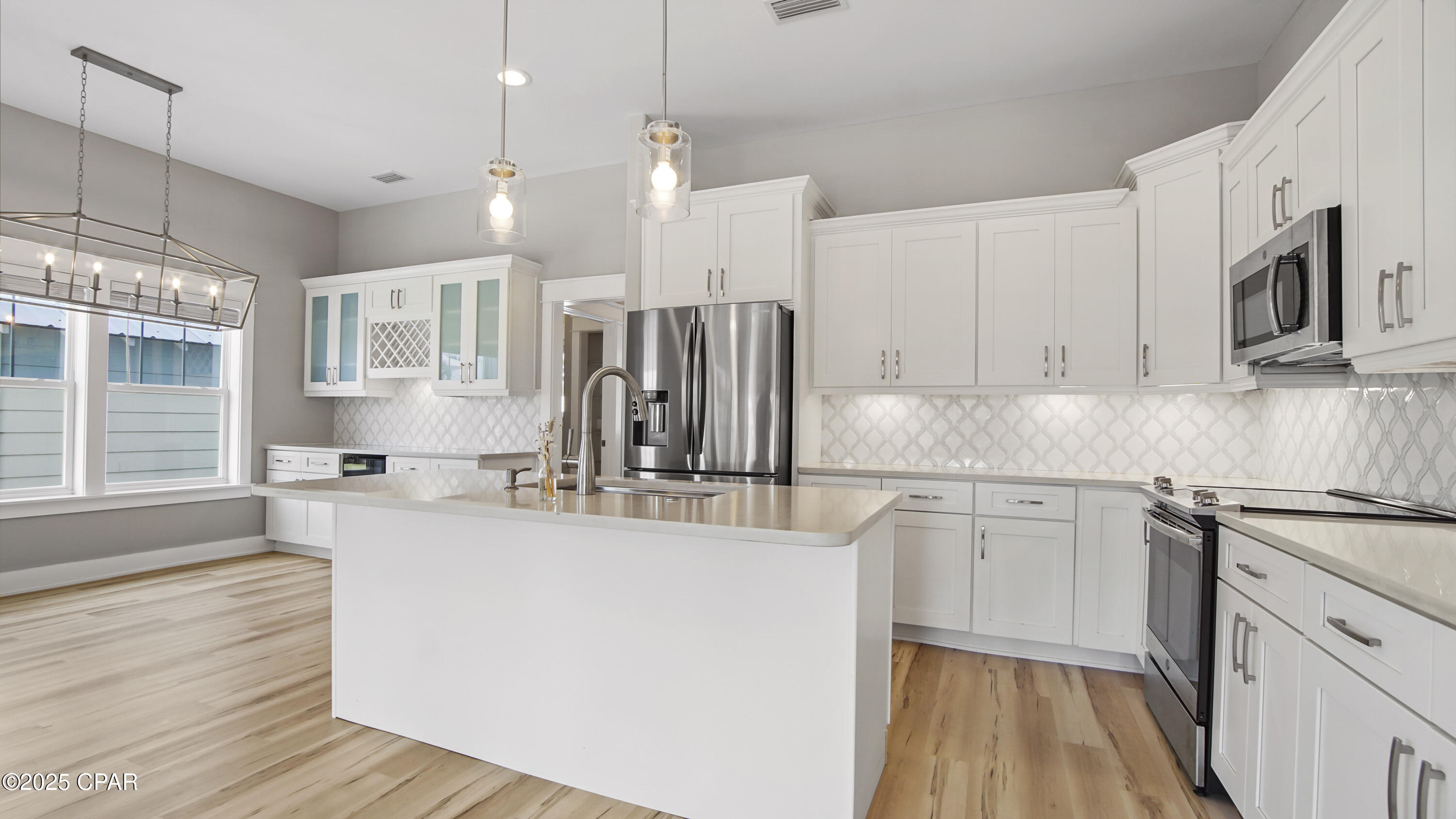 Image 7 For 411 Paradise Boulevard