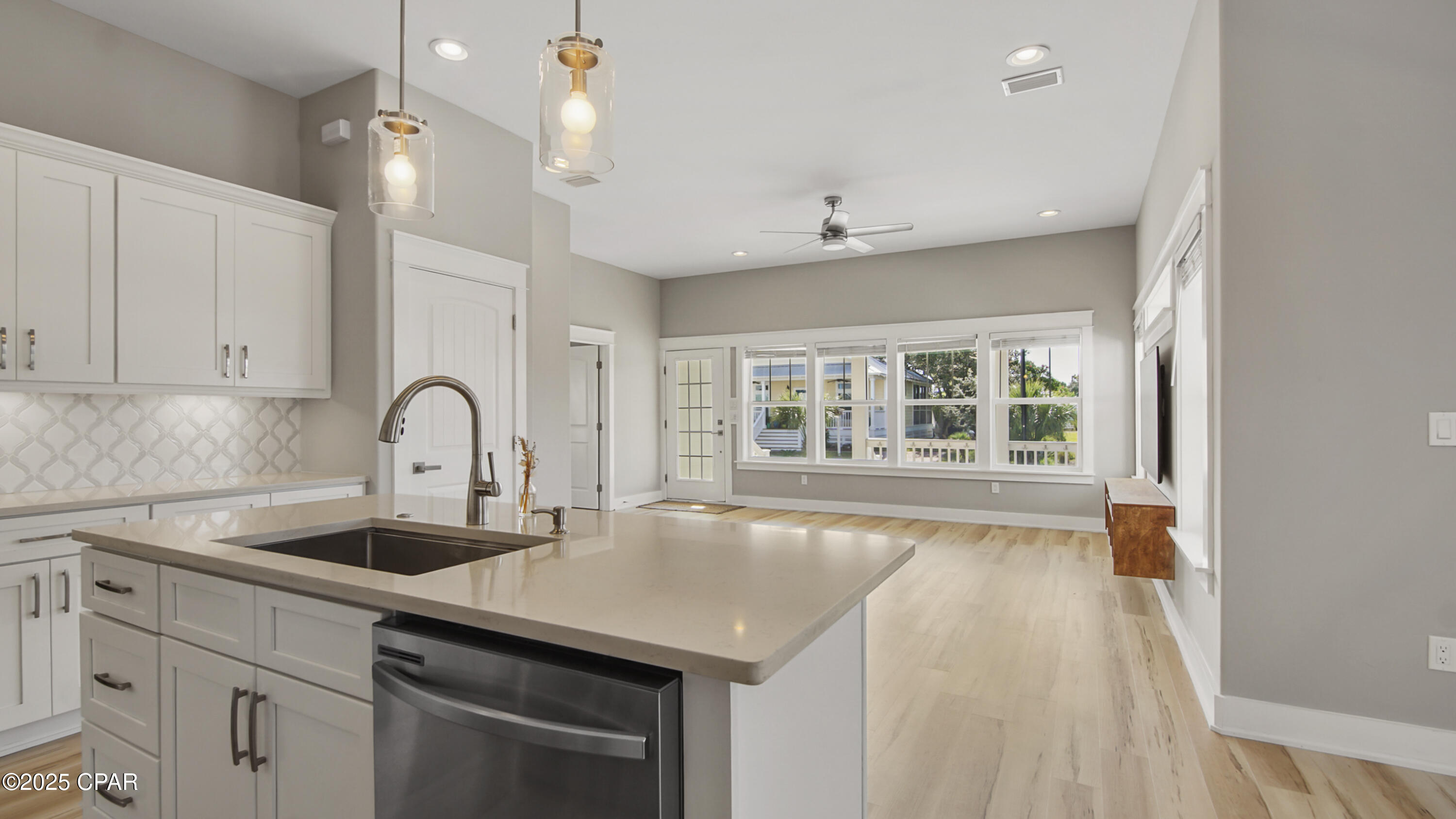 Image 8 For 411 Paradise Boulevard