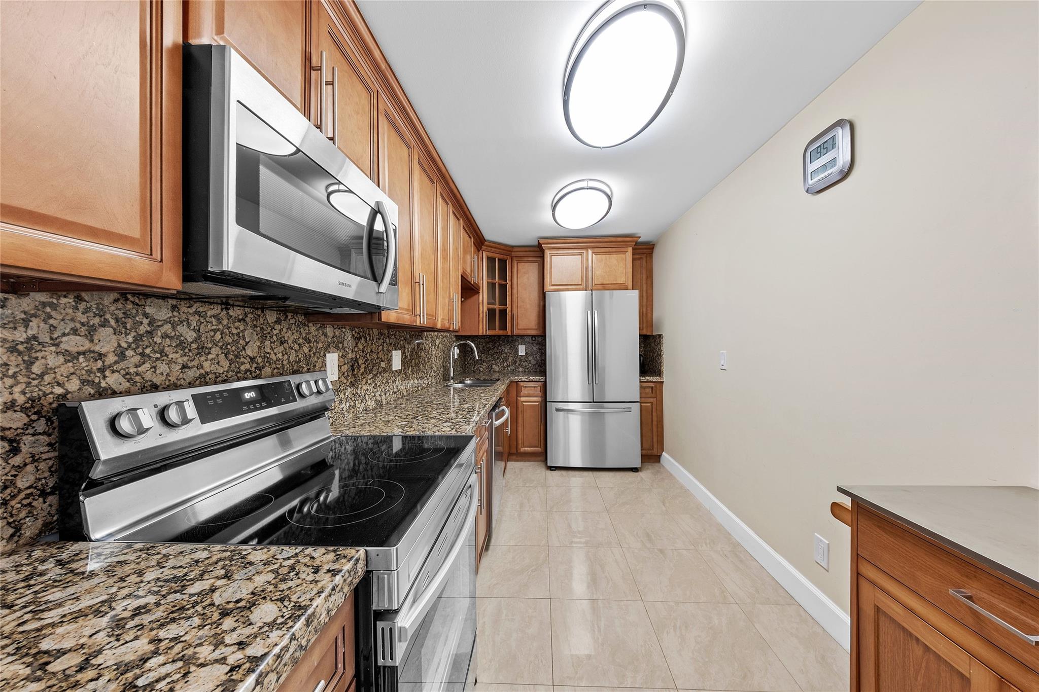 Plaza Towers South Condo