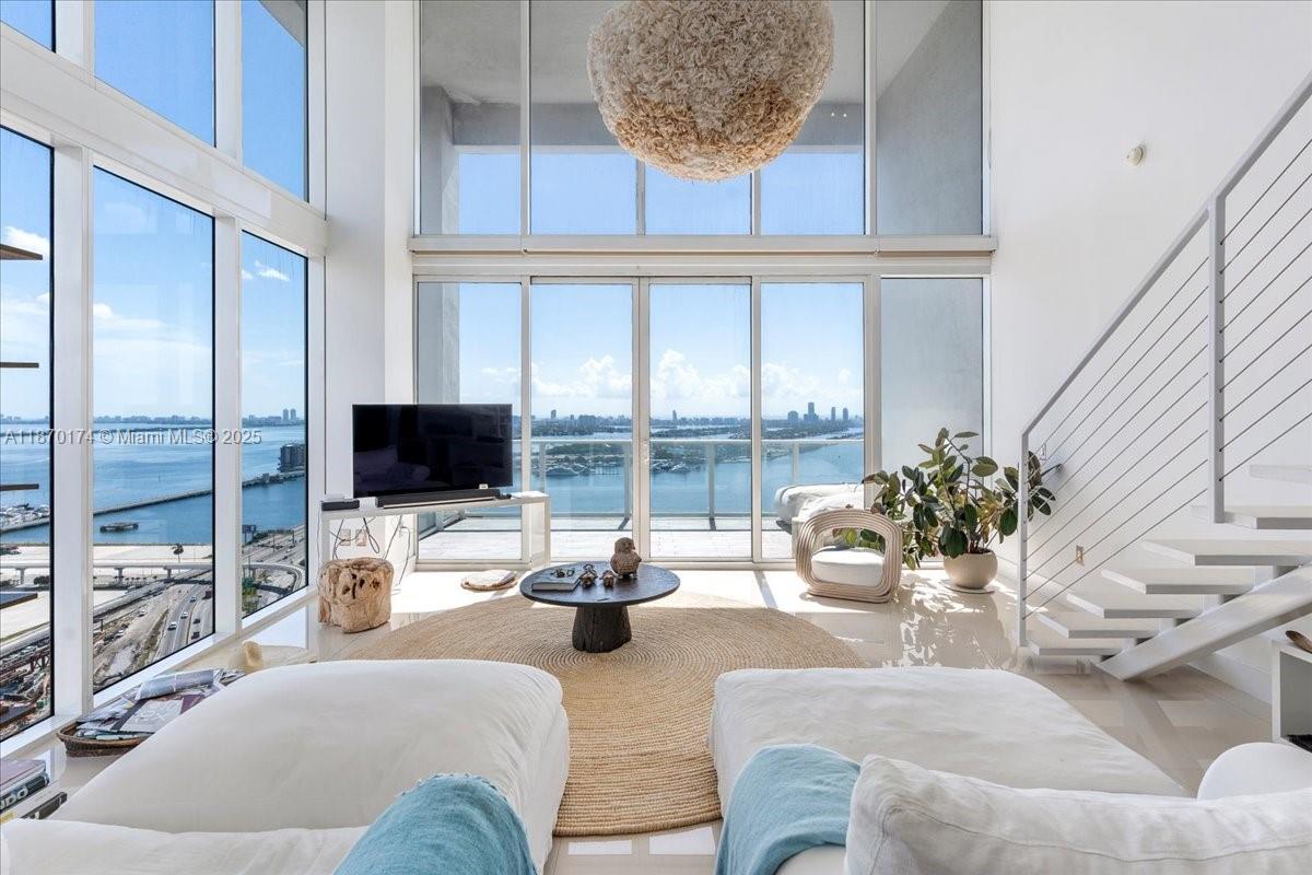 1040 Biscayne Blvd #2904, Miami FL 33132