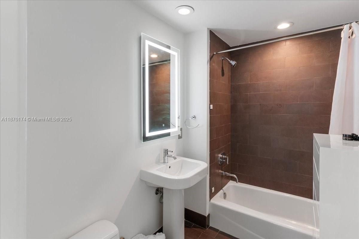 1040 Biscayne Blvd #2904, Miami FL 33132