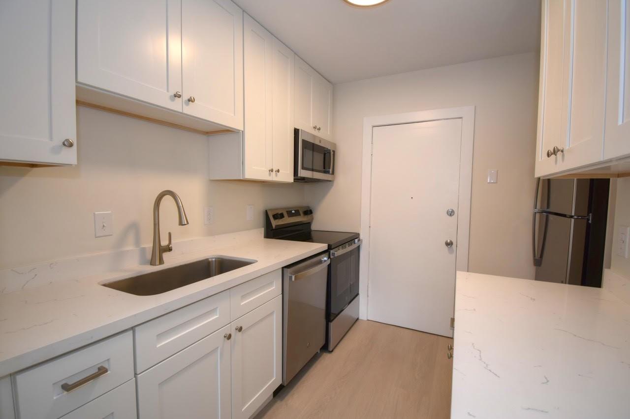 Imperial Point Colonnades