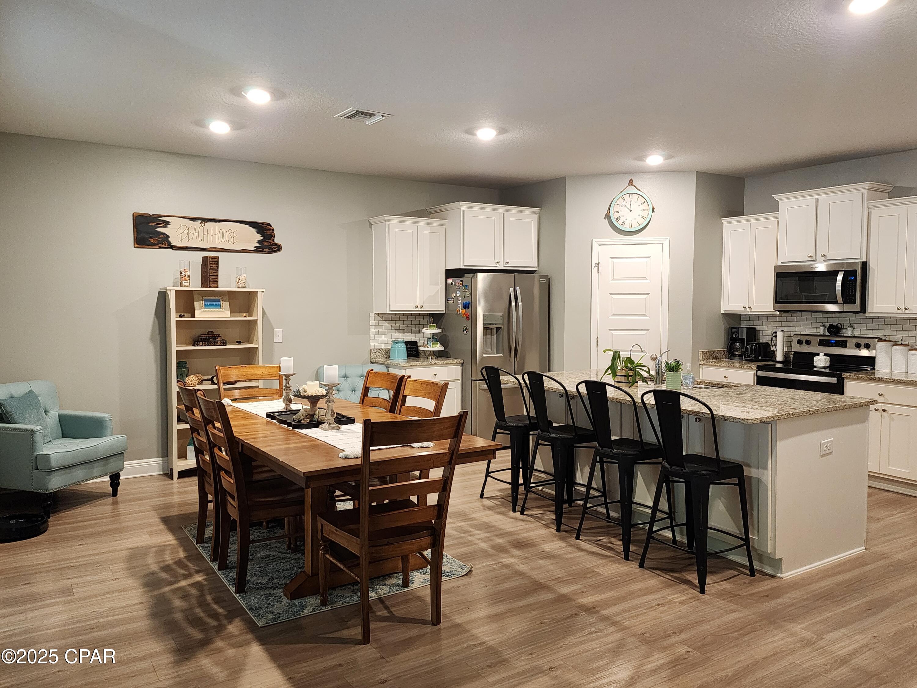 Image 10 For 212 Villa Bay Drive