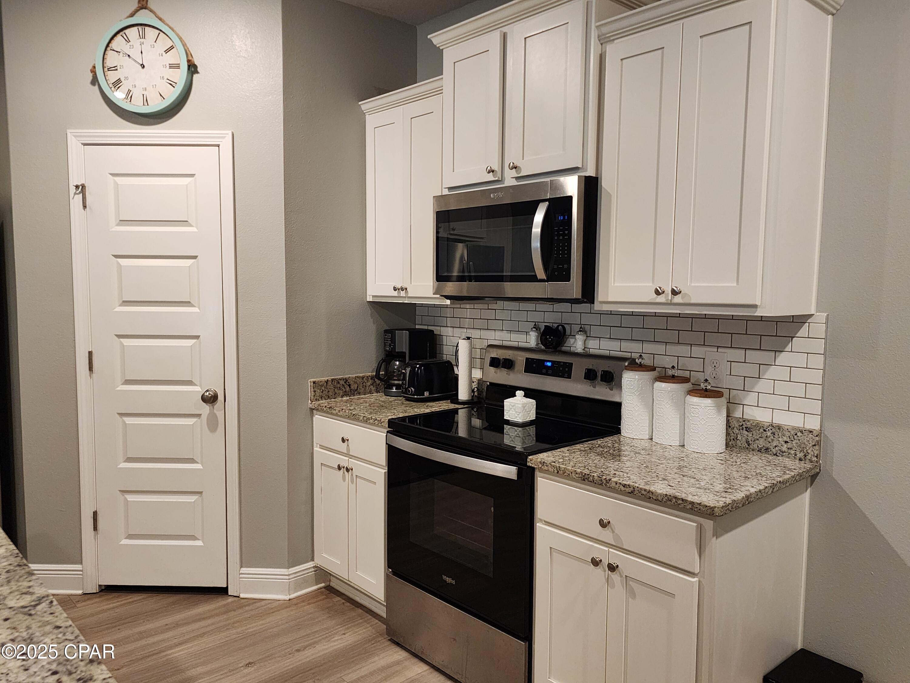 Image 13 For 212 Villa Bay Drive