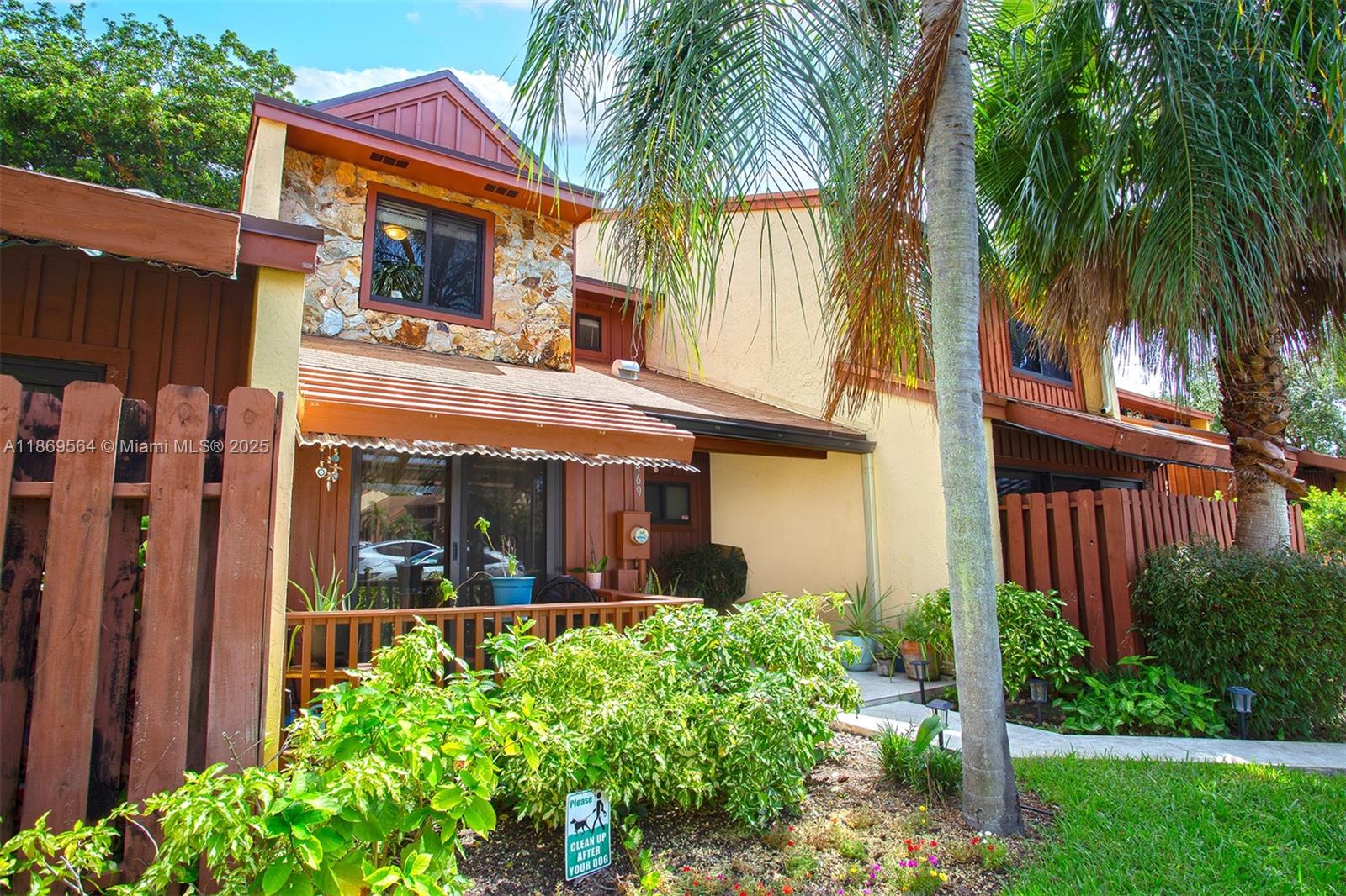 Homes for sale in Dania Beach, FL | 469 Se 14Th St, Dania Beach, FL 33004 | MLS# A11869564