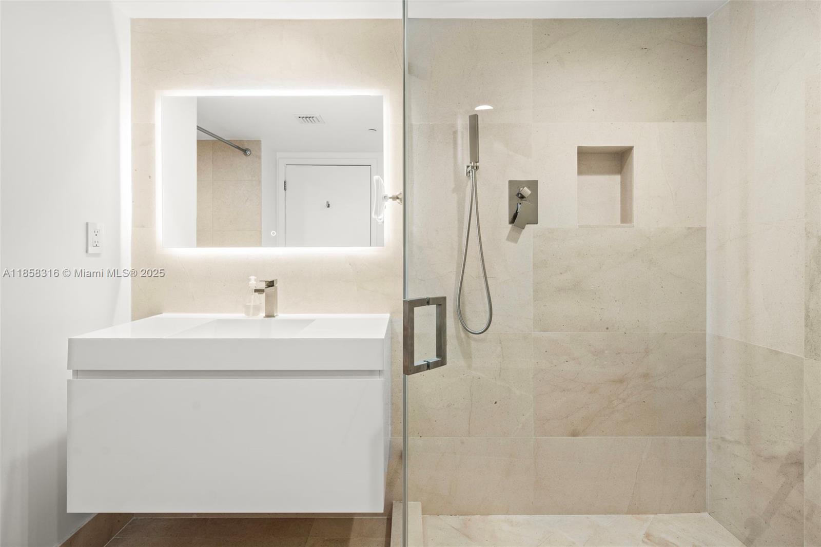 6801 Collins Ave #Door1409 (deed 1401), Miami Beach FL 33141