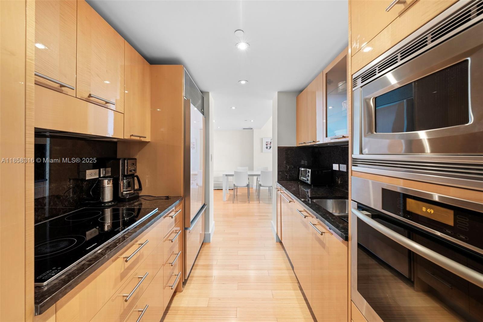 6801 Collins Ave #Door1409 (deed 1401), Miami Beach FL 33141