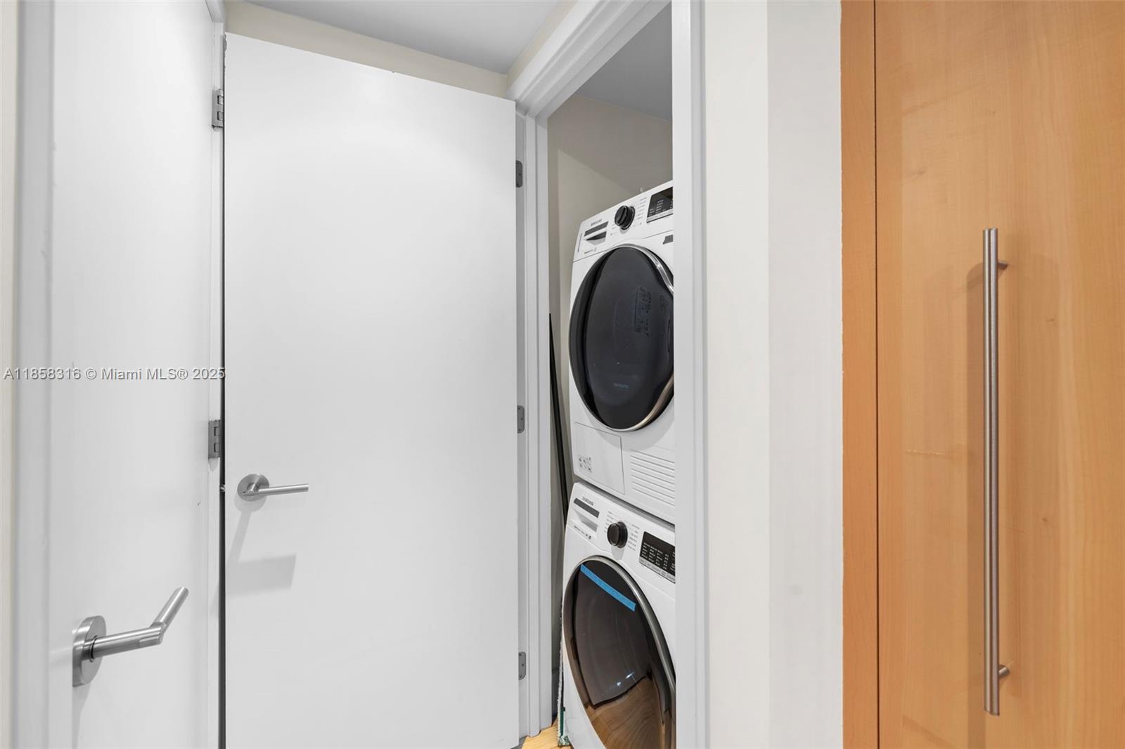 6801 Collins Ave #Door1409 (deed 1401), Miami Beach FL 33141
