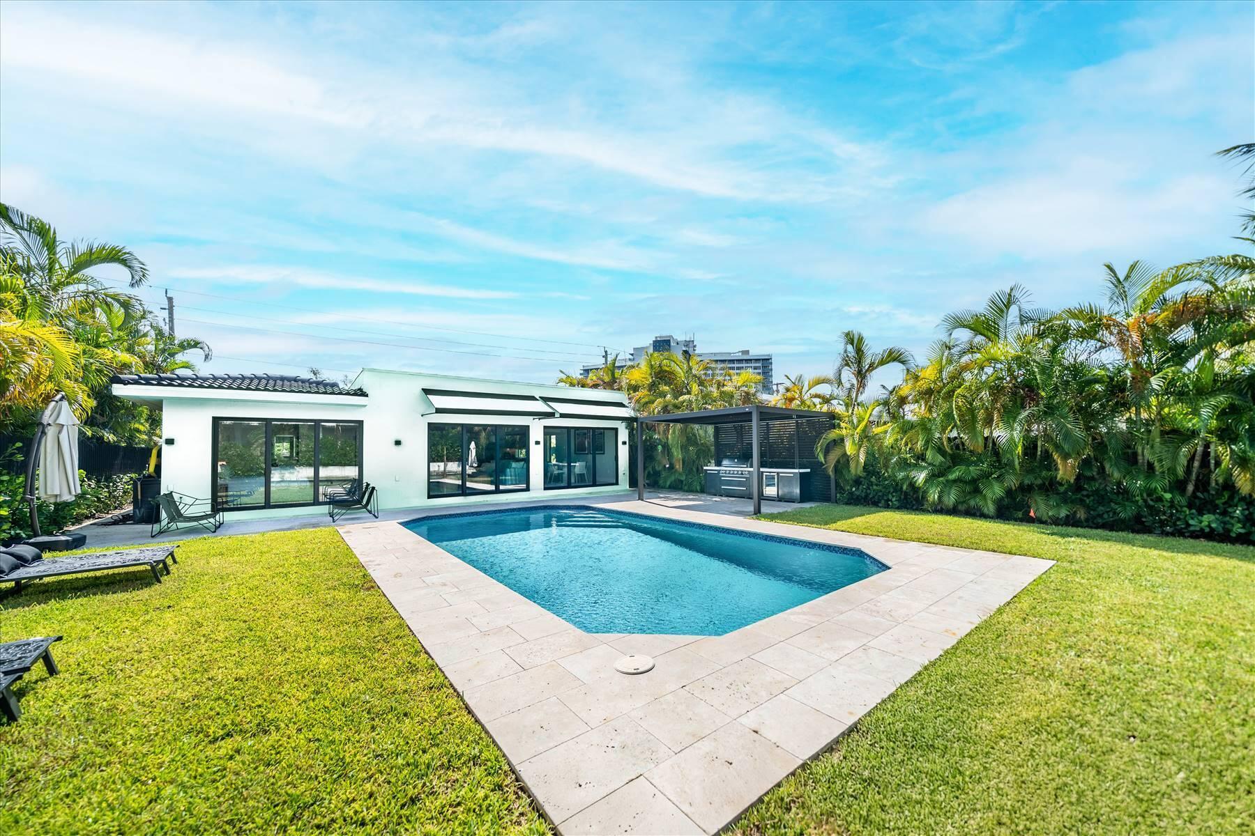 Homes for sale in Miami Beach, FL | 7610 Bayside Lane, Miami Beach, FL 33141 | MLS# R11121029