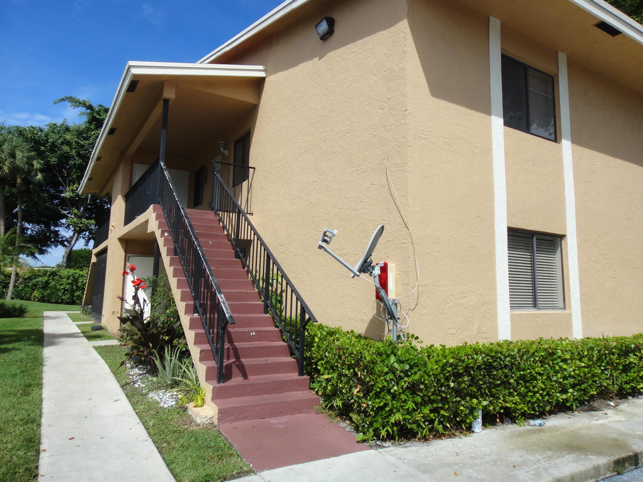 Laurels At Sherwood Condo