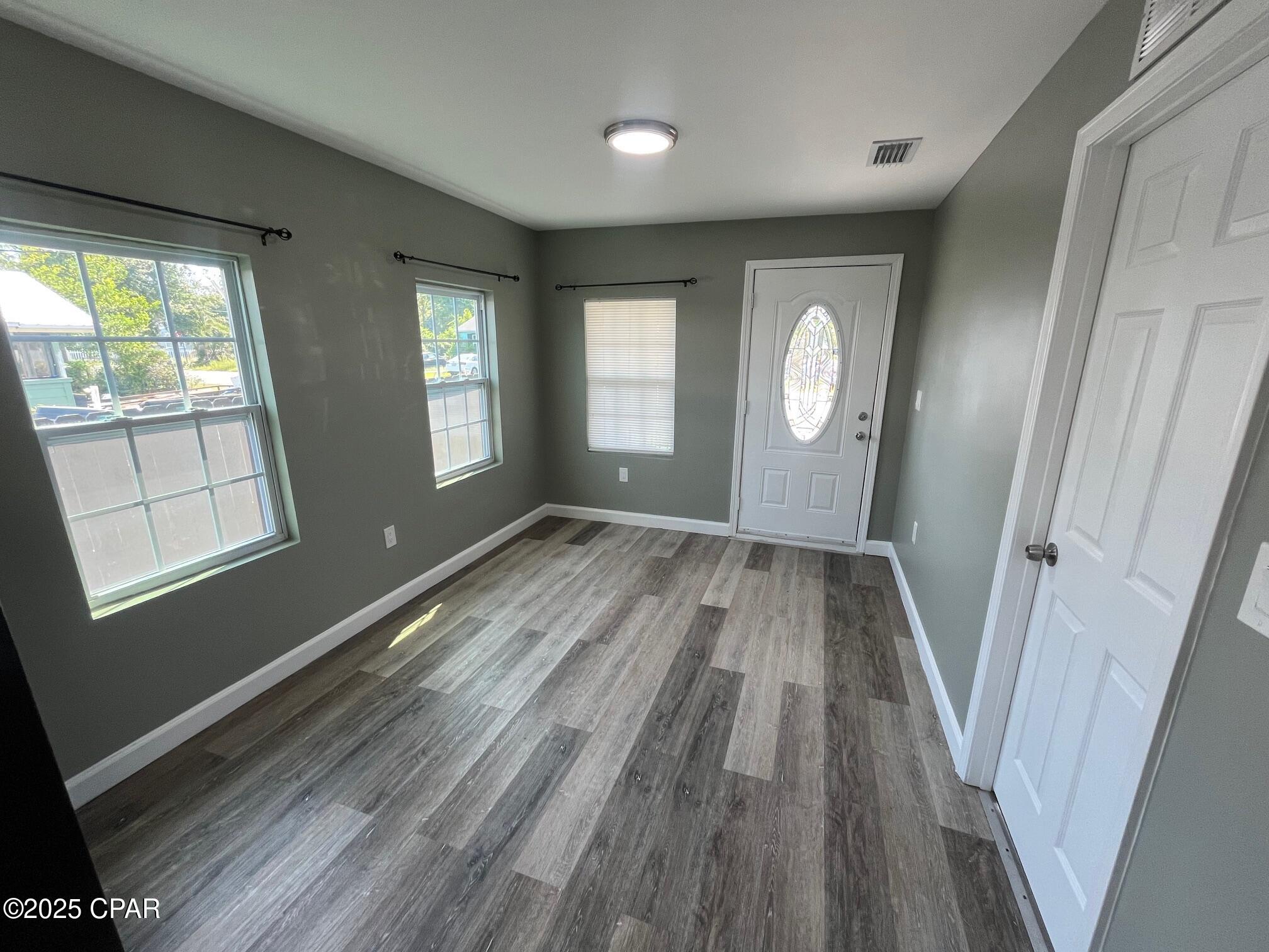 Image 2 For 1706 Lake Avenue B