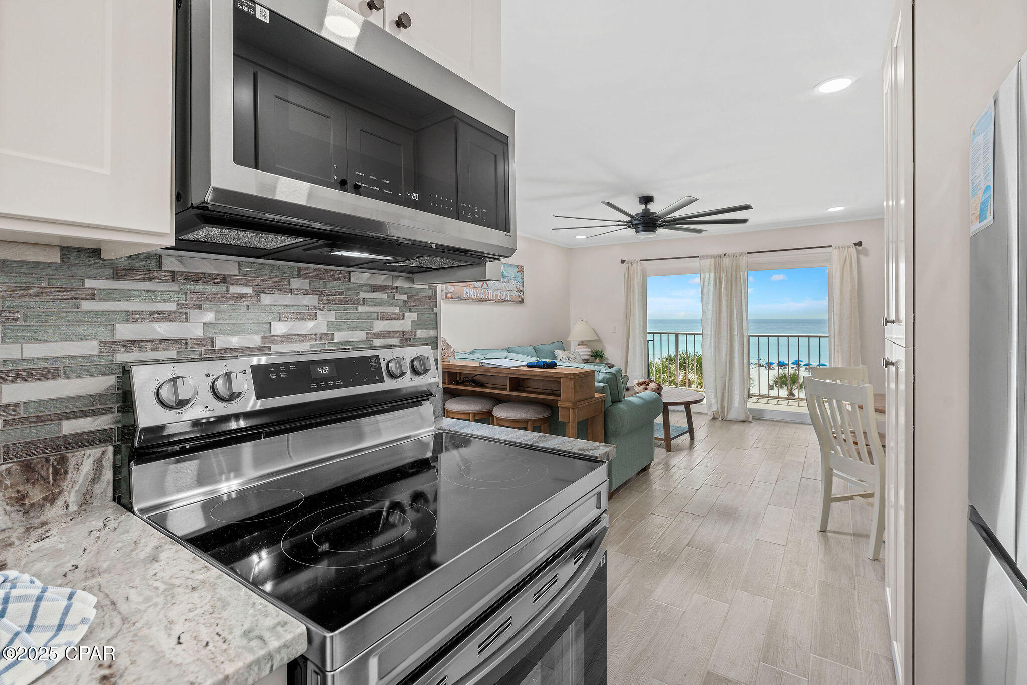 Image 14 For 8743 Thomas Drive 422