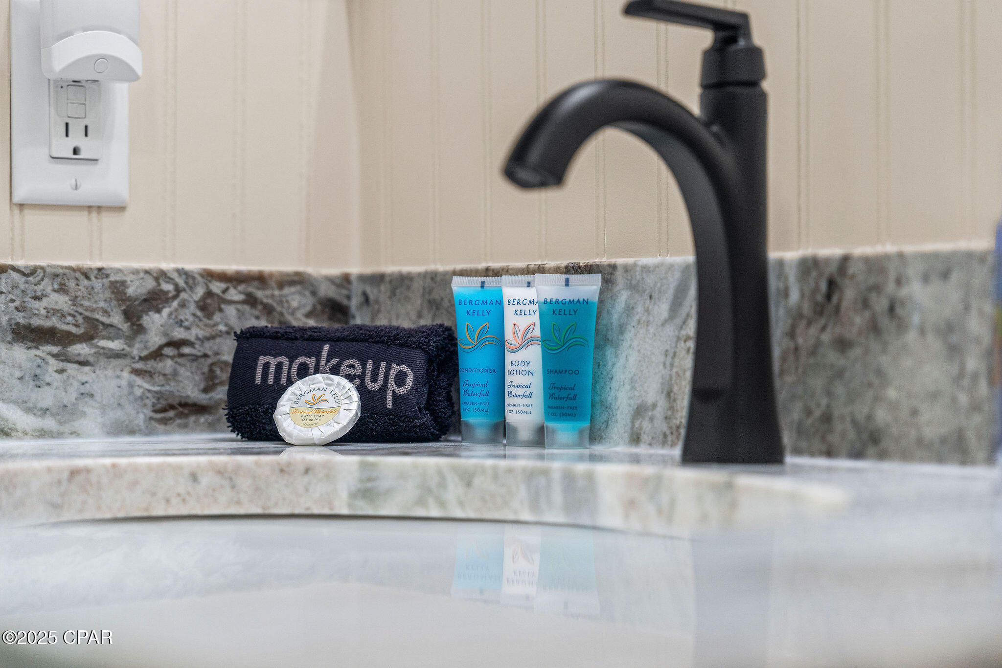 Image 15 For 8743 Thomas Drive 422