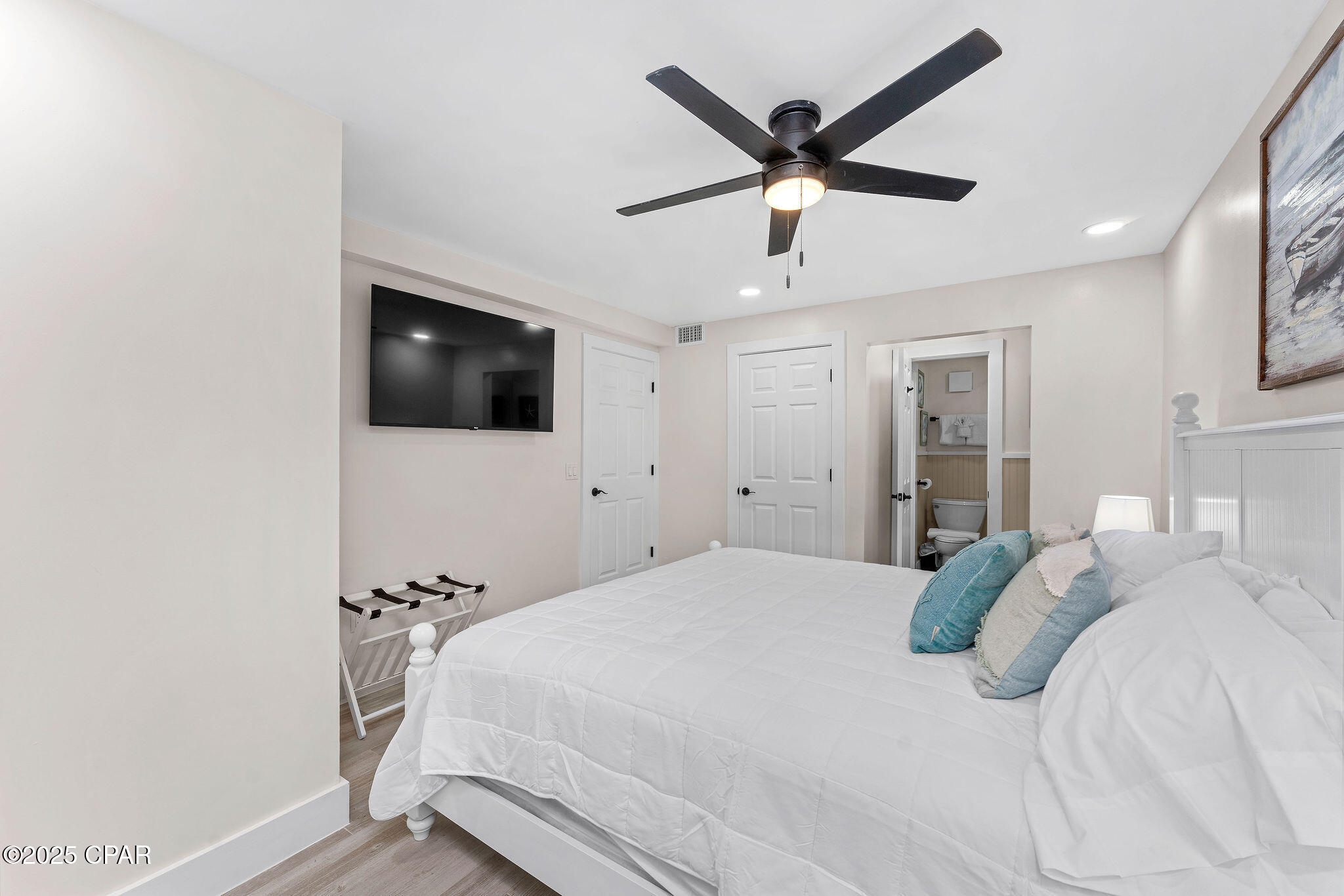 Image 22 For 8743 Thomas Drive 422