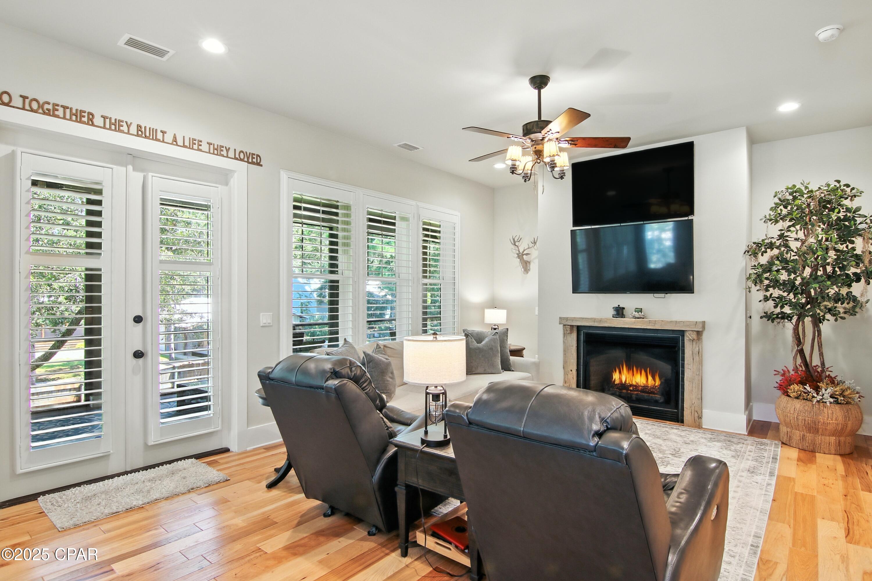 Listing photo id 11 for 400 Pitts Bayshore Drive