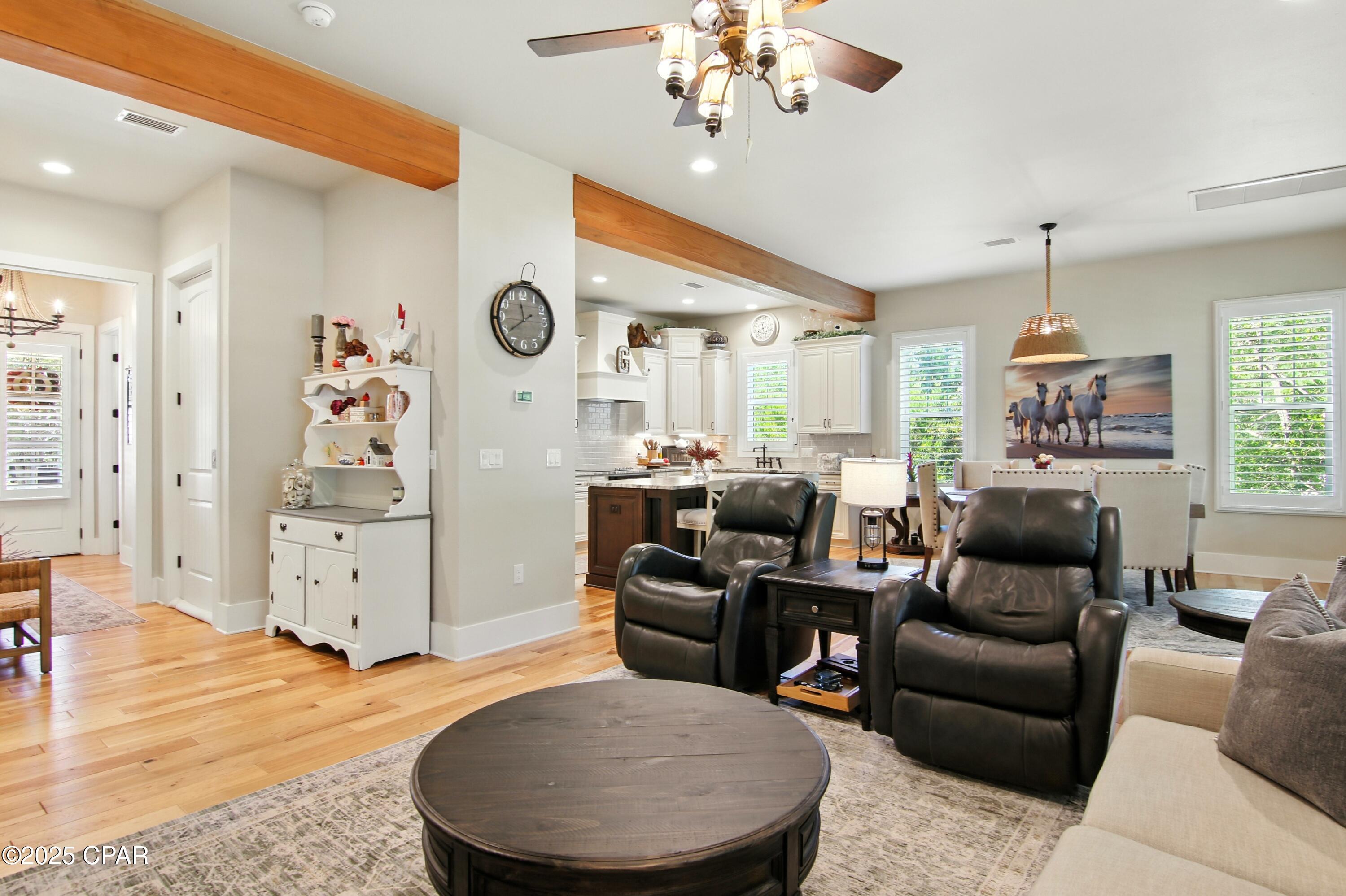 Listing photo id 13 for 400 Pitts Bayshore Drive