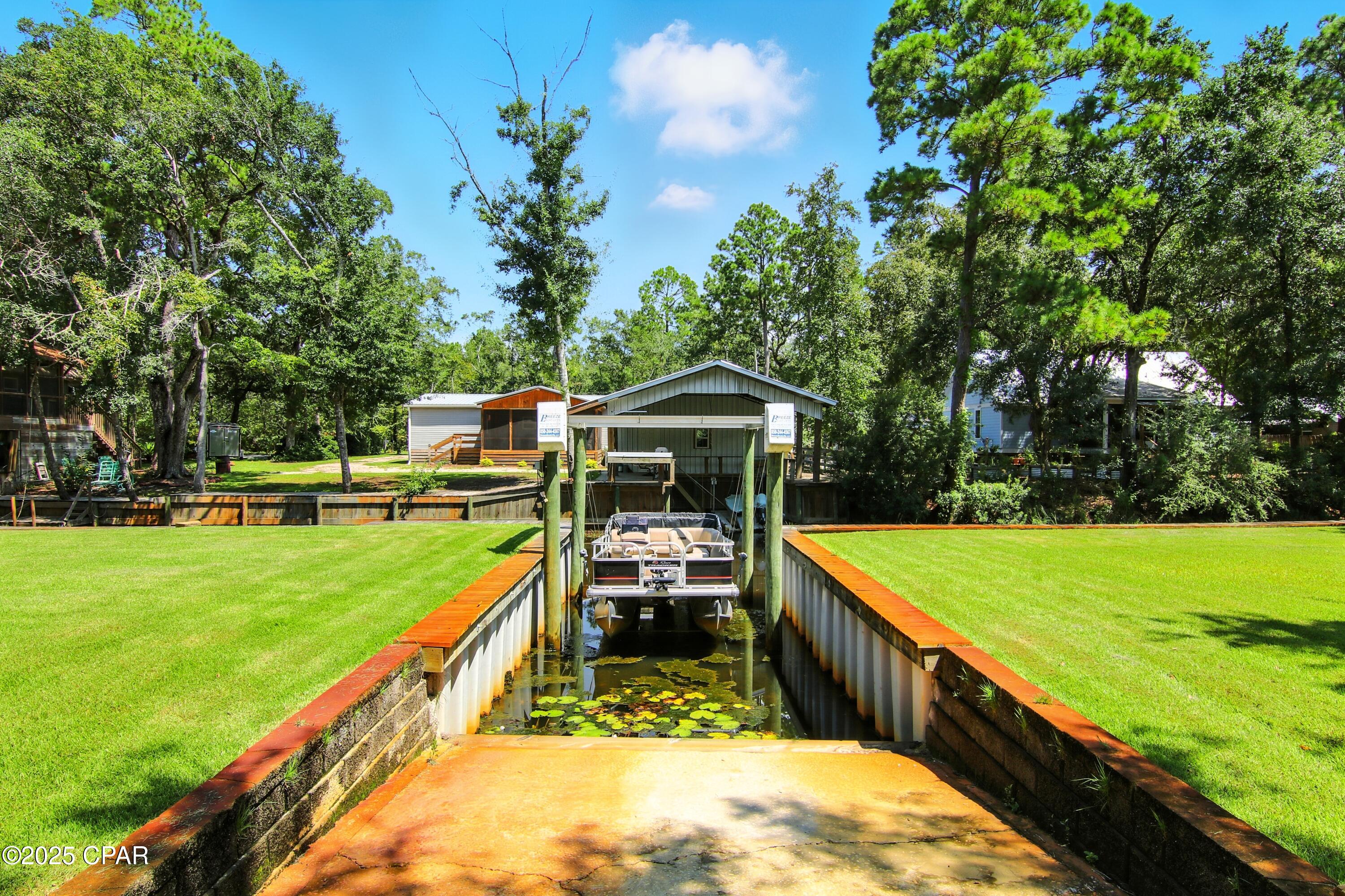 Listing photo id 42 for 400 Pitts Bayshore Drive