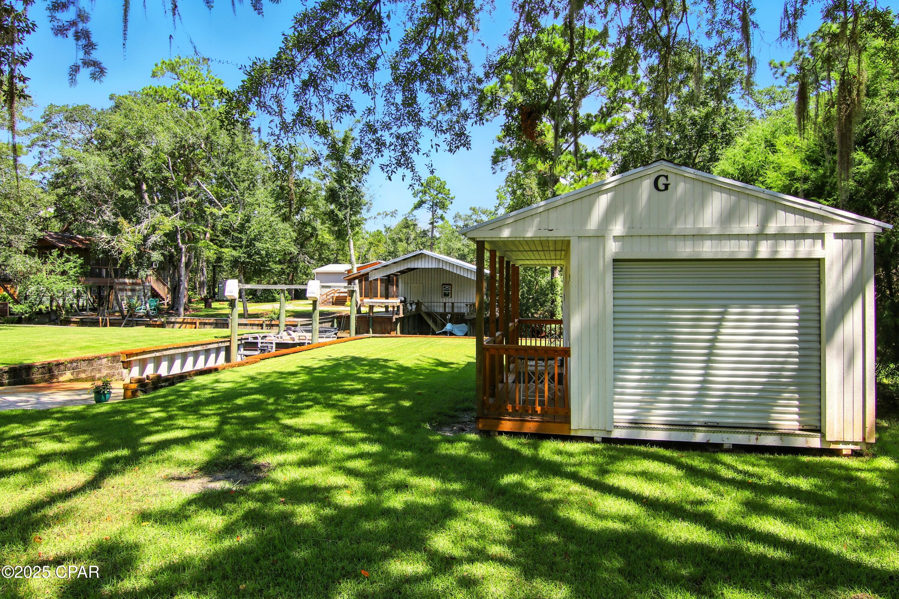 Listing photo id 47 for 400 Pitts Bayshore Drive