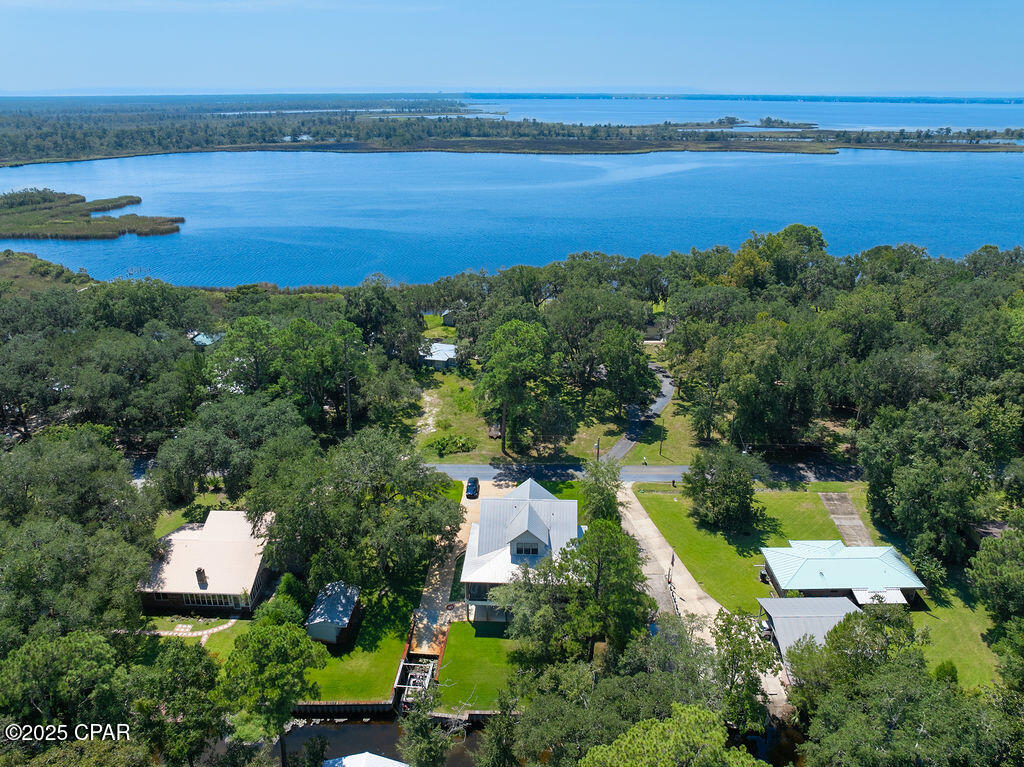 Listing photo id 50 for 400 Pitts Bayshore Drive