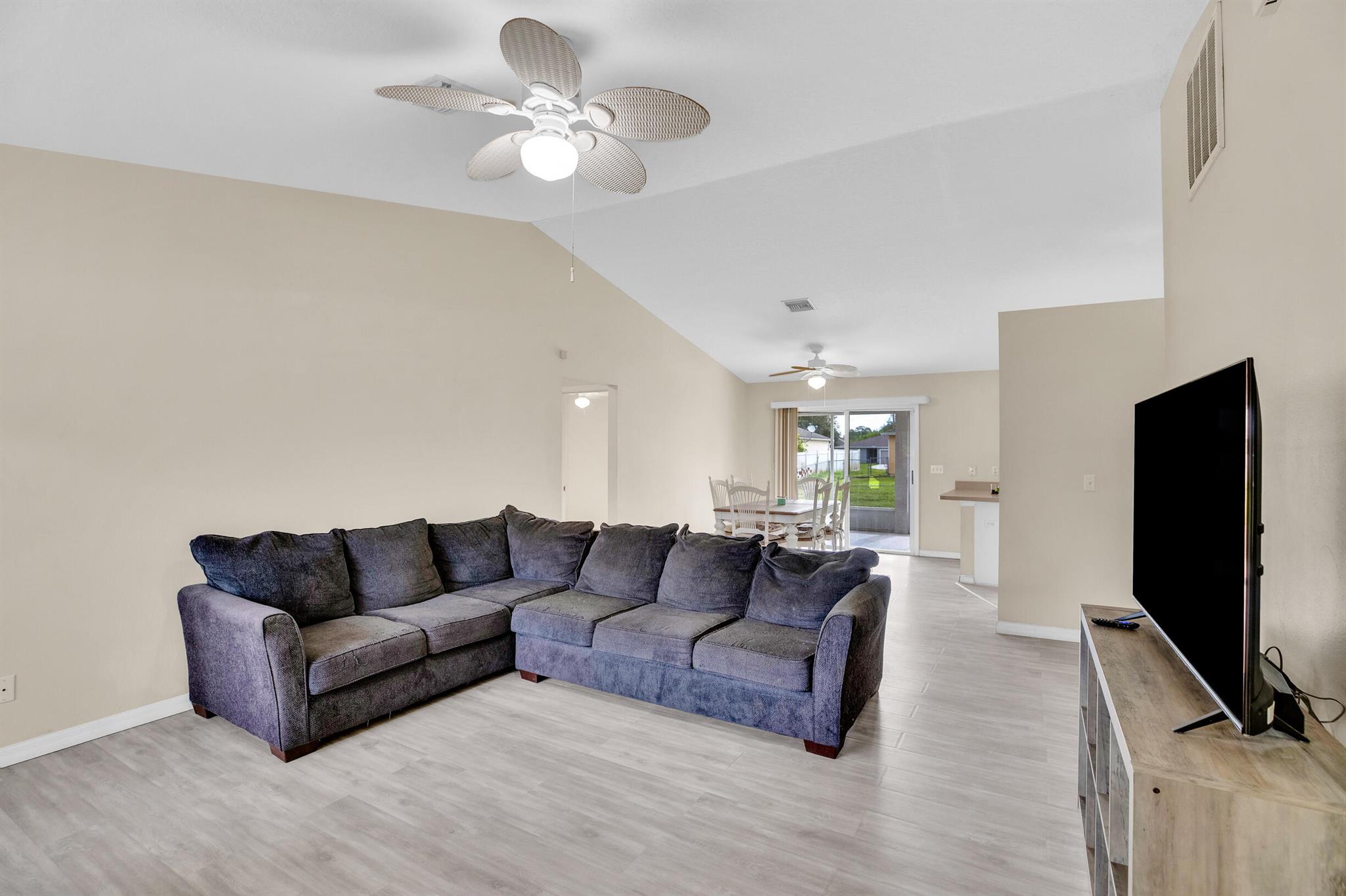 Homes for sale in Vero Beach, FL | 7976 105Th Court, Vero Beach, FL 32967 | MLS# R11121152