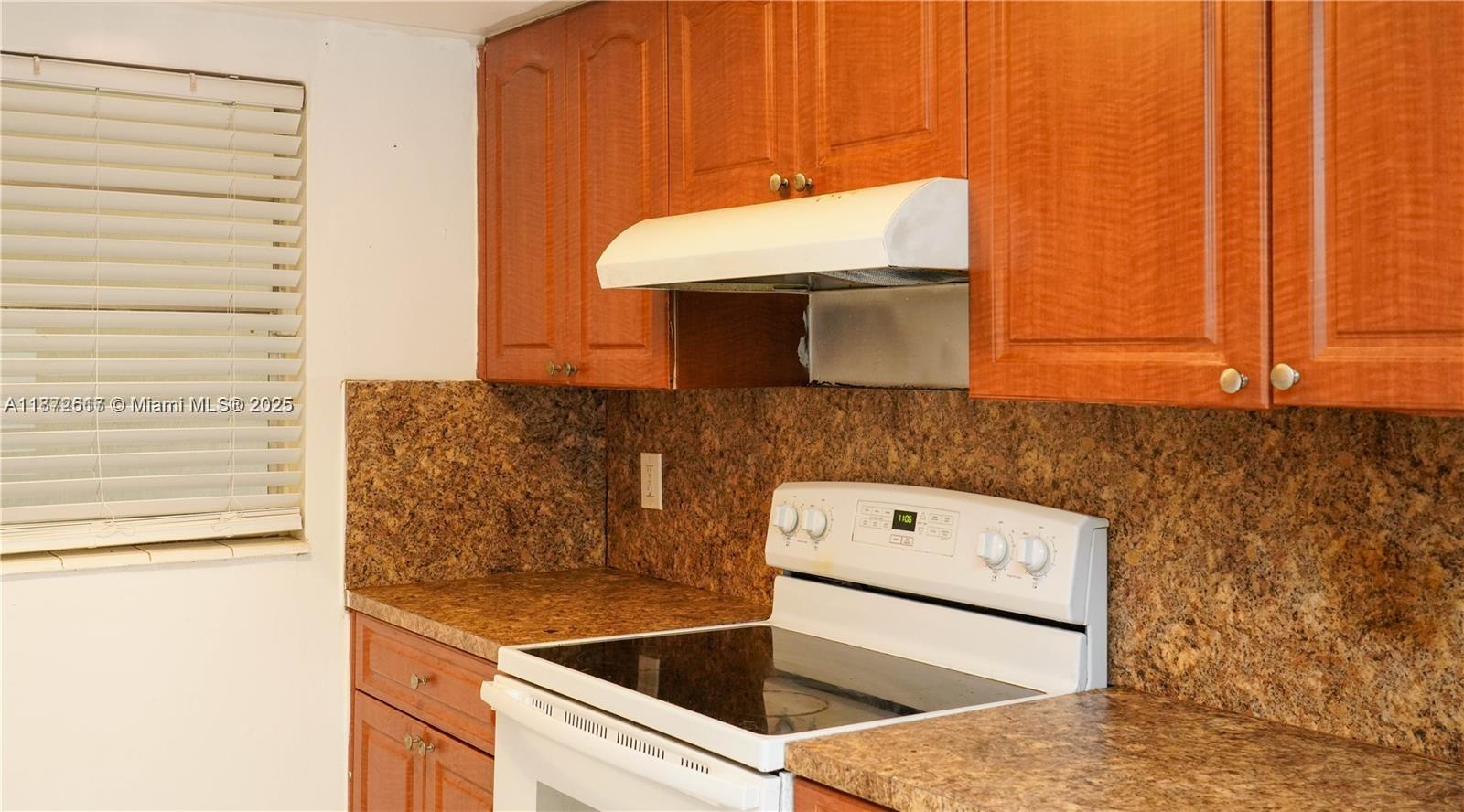Homes for sale in North Miami, FL | 11855 Ne 19Th Dr #10, North Miami, FL 33181 | MLS# A11872617