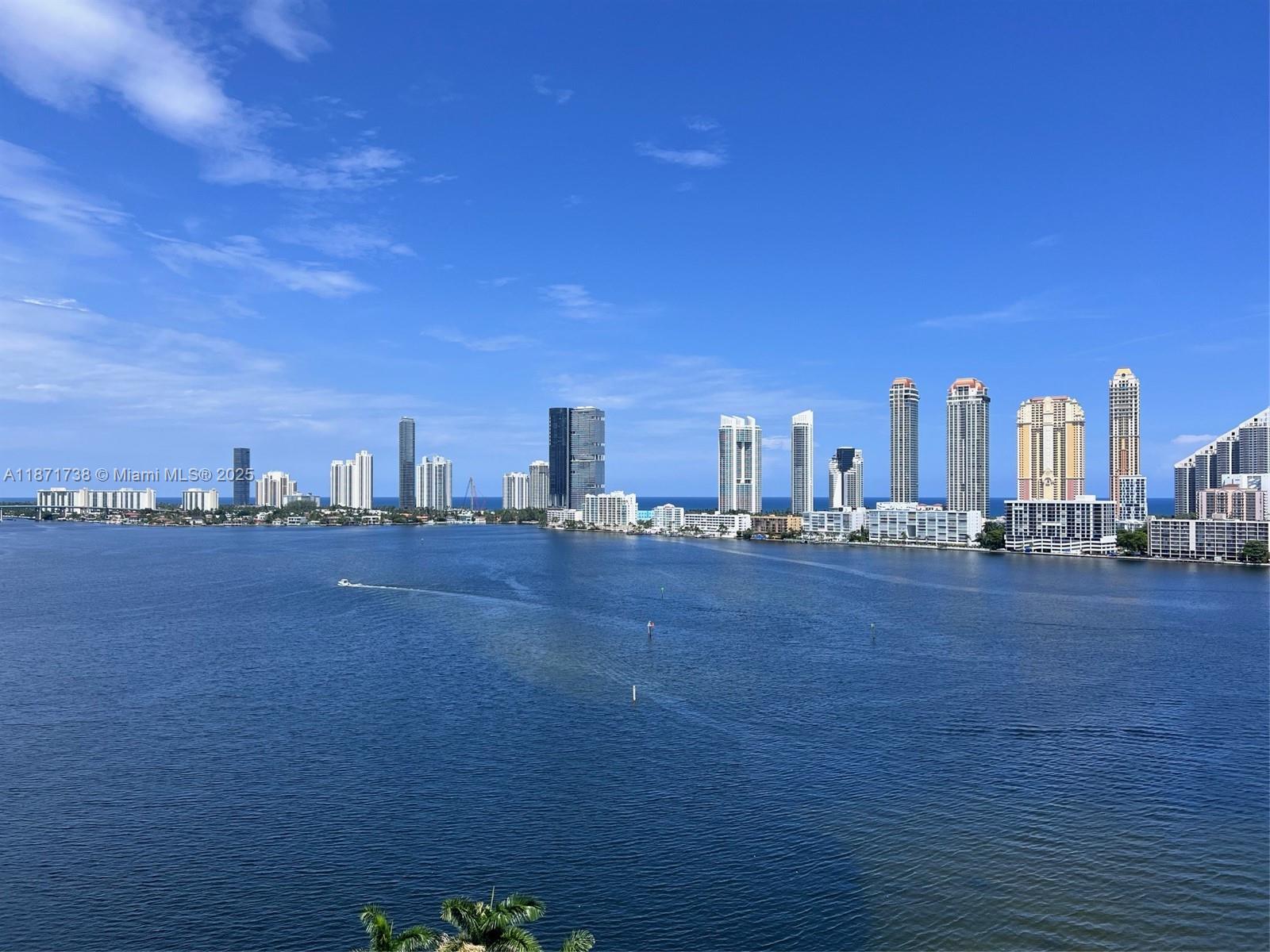 Condo for Rent in Aventura, FL
