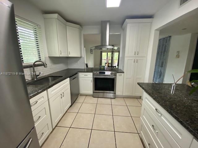 Racquet Club Apartments A