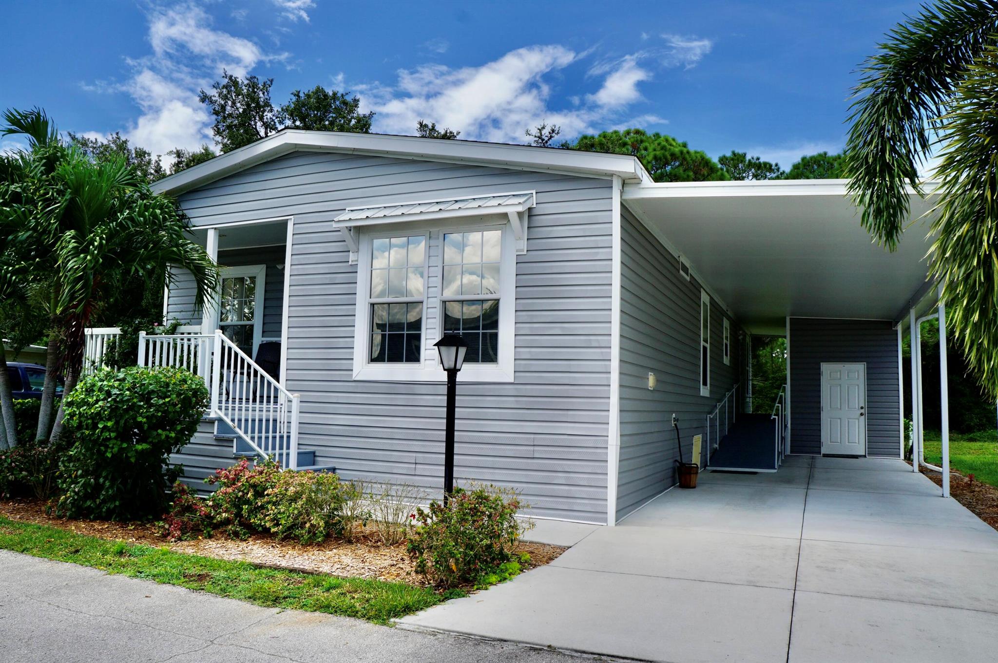 Homes for sale in Vero Beach, FL | 1114 Friendship Dr, Vero Beach, FL 32966 | MLS# R11121266