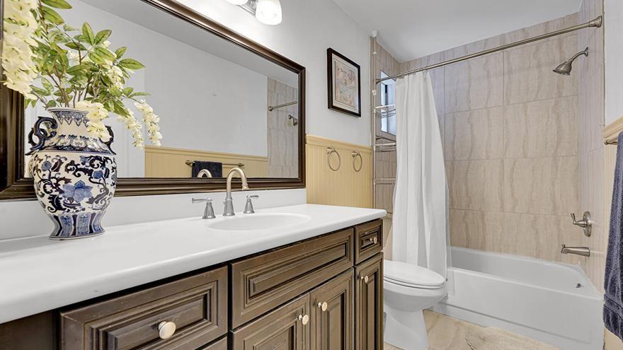 Full Bathroom Upstairs