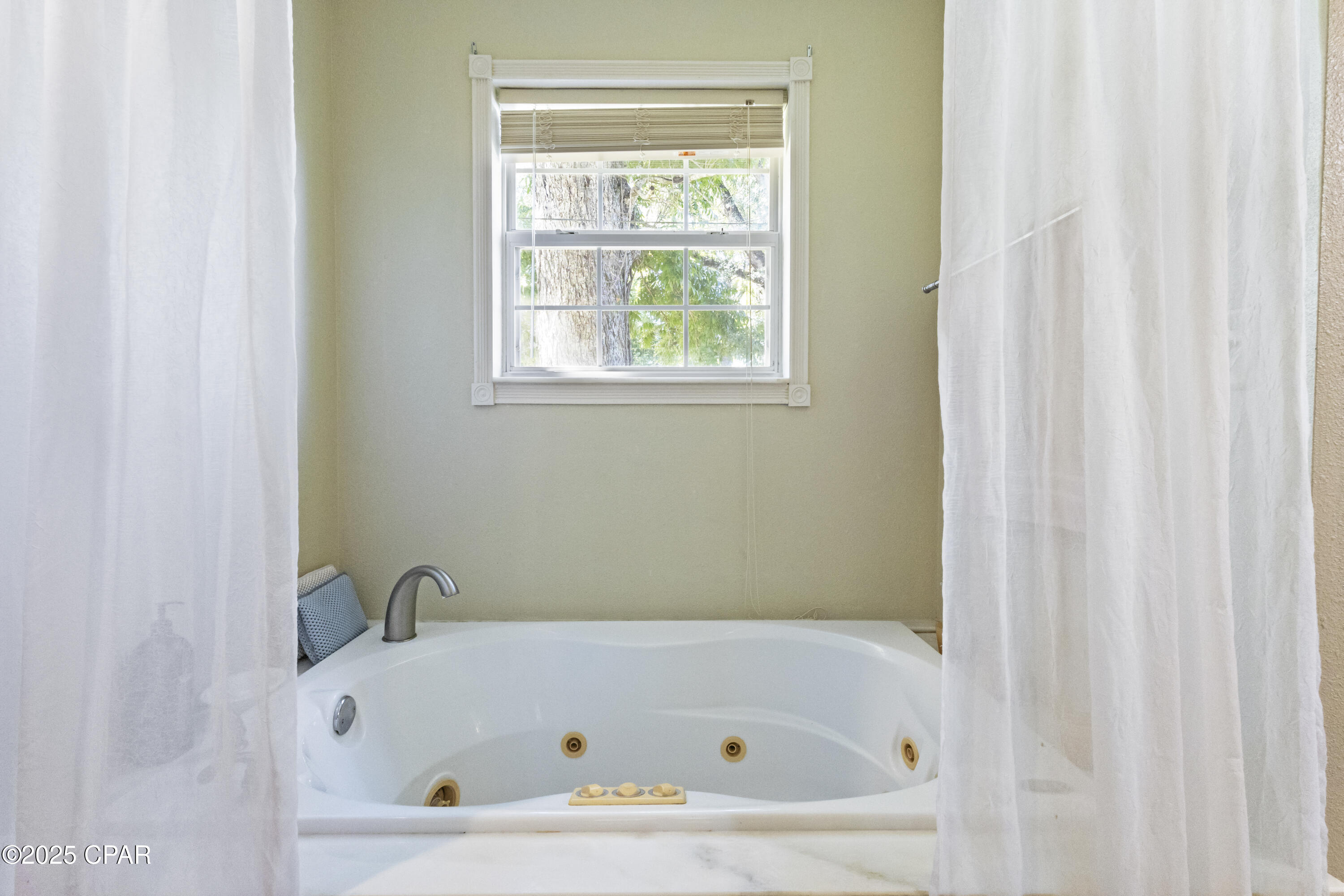 Image 11 For 5324 Forest Drive