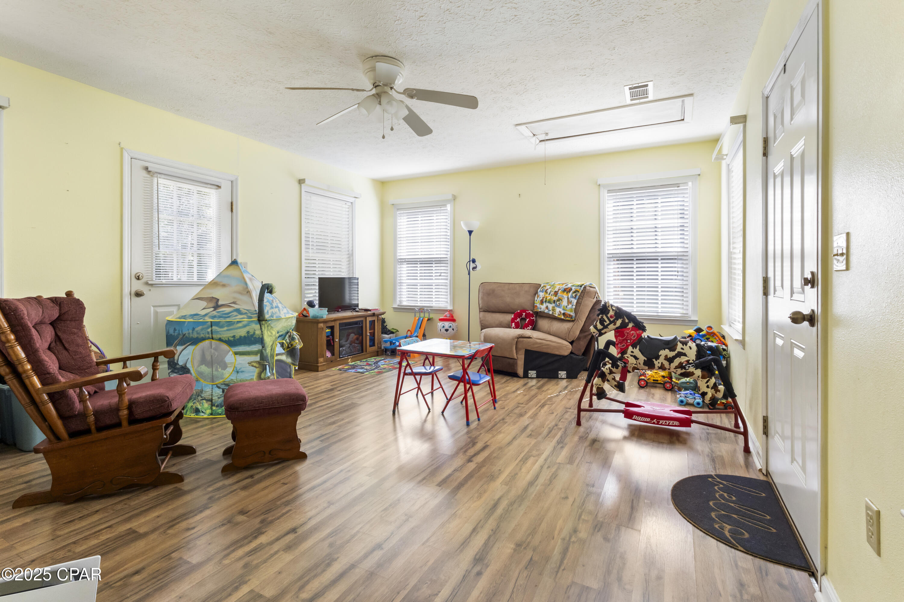 Image 23 For 5324 Forest Drive