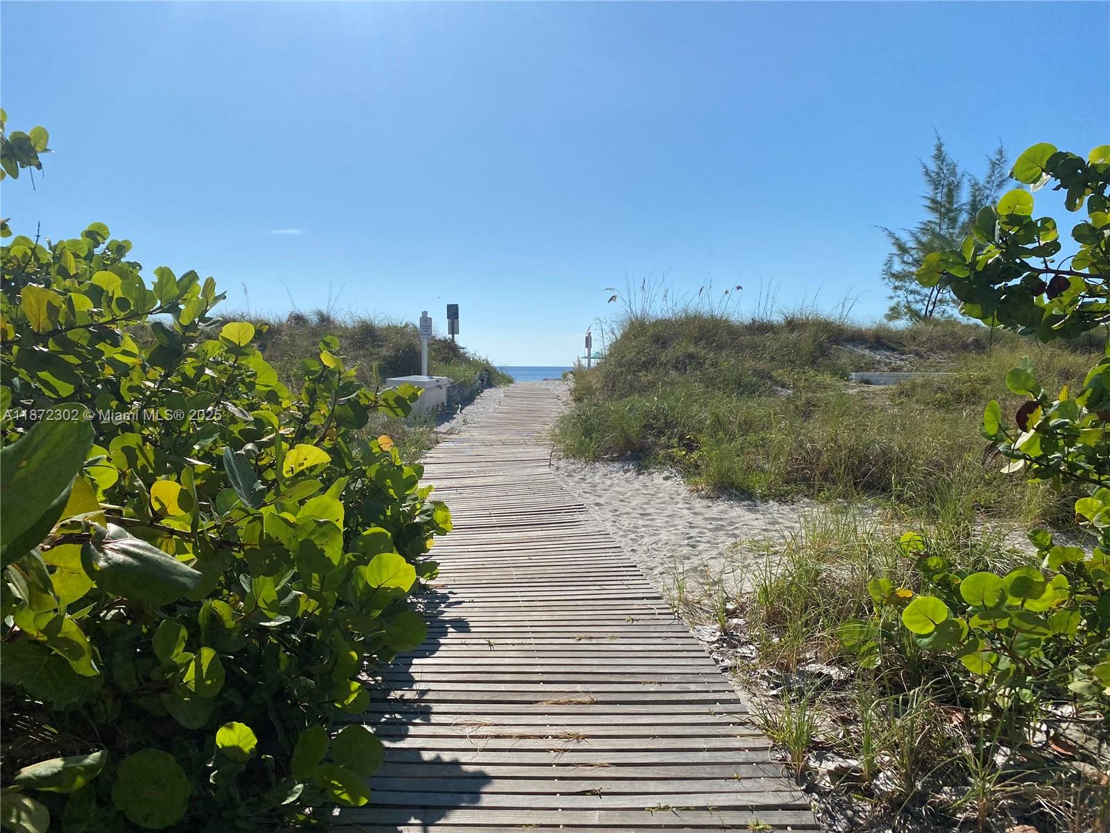 177 Ocean Lane #1007, Key Biscayne FL 33149