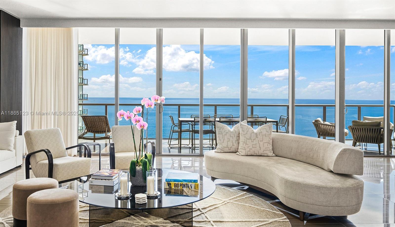 Apartamento à Venda em Bal Harbour, FL