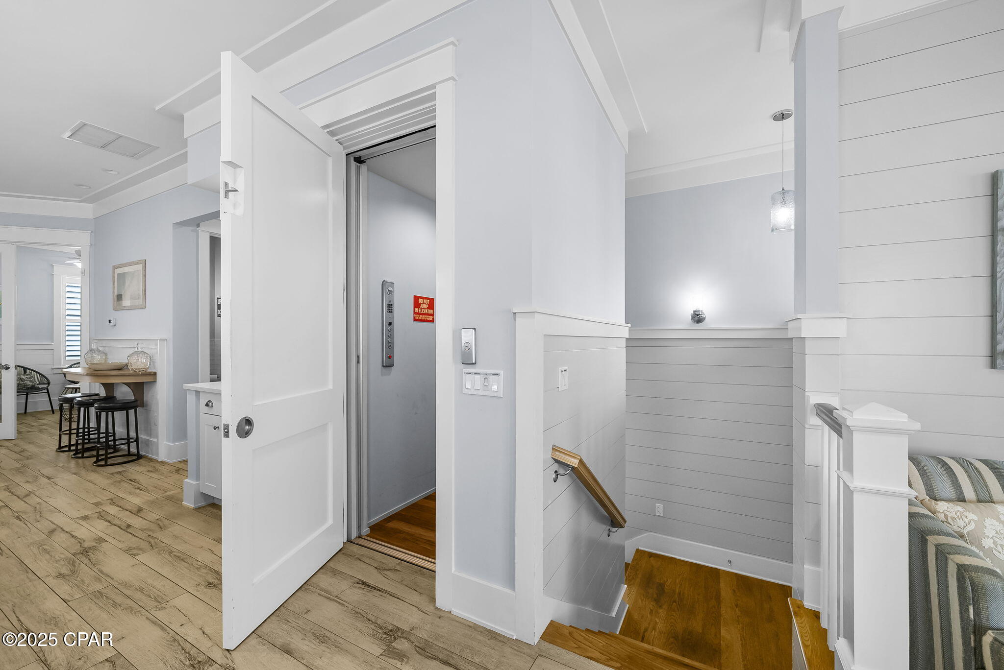 Listing photo id 14 for 93 Emerald Cove Lane