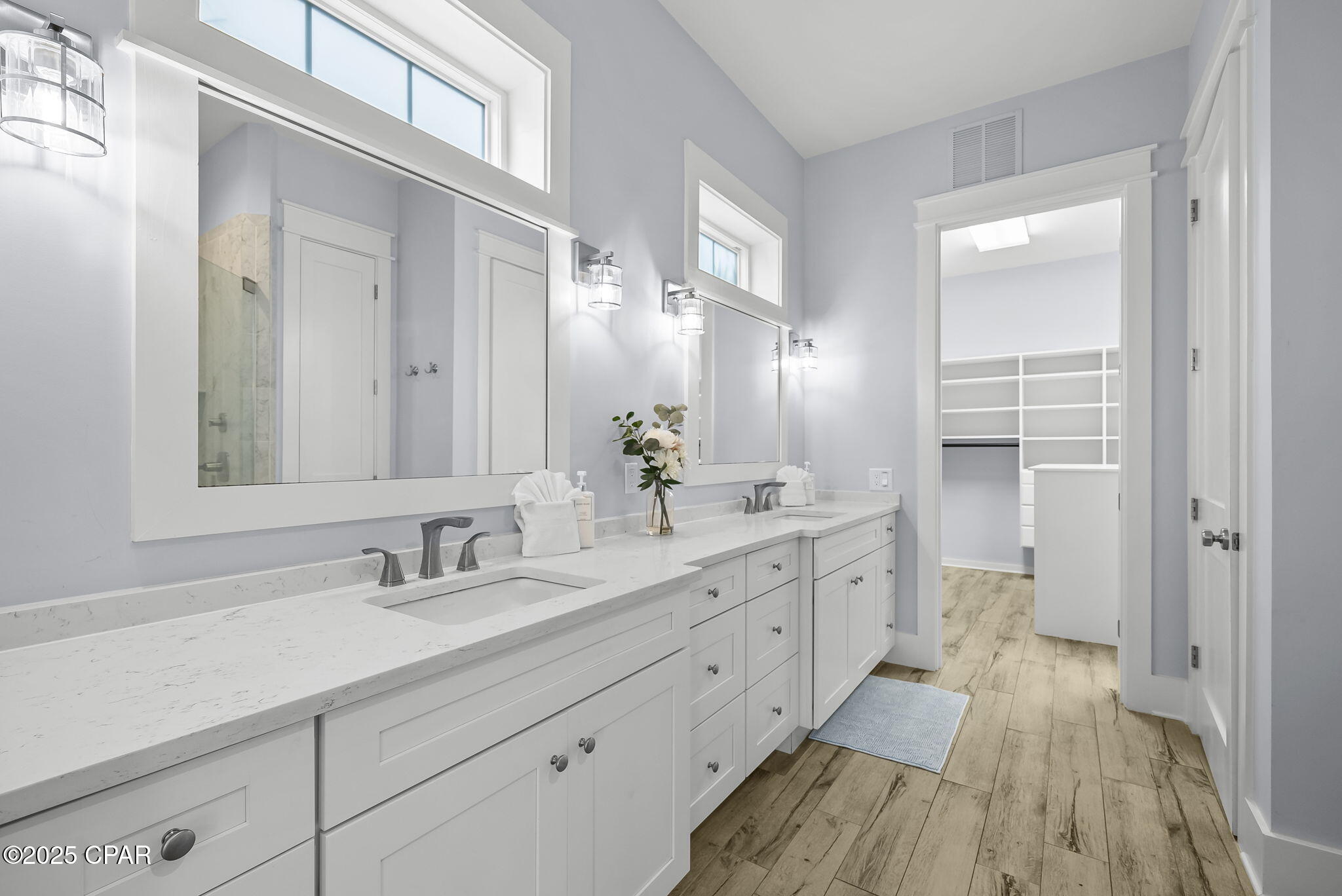 Listing photo id 25 for 93 Emerald Cove Lane