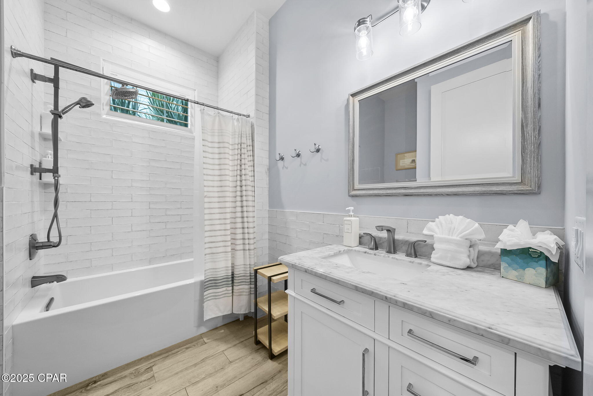 Listing photo id 32 for 93 Emerald Cove Lane