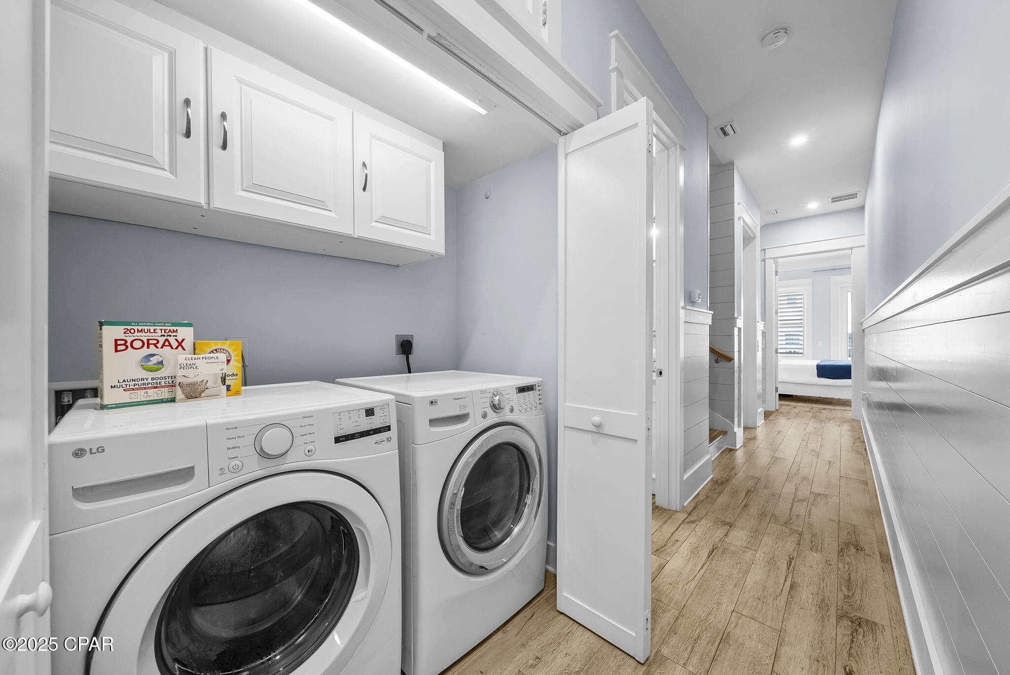 Listing photo id 35 for 93 Emerald Cove Lane