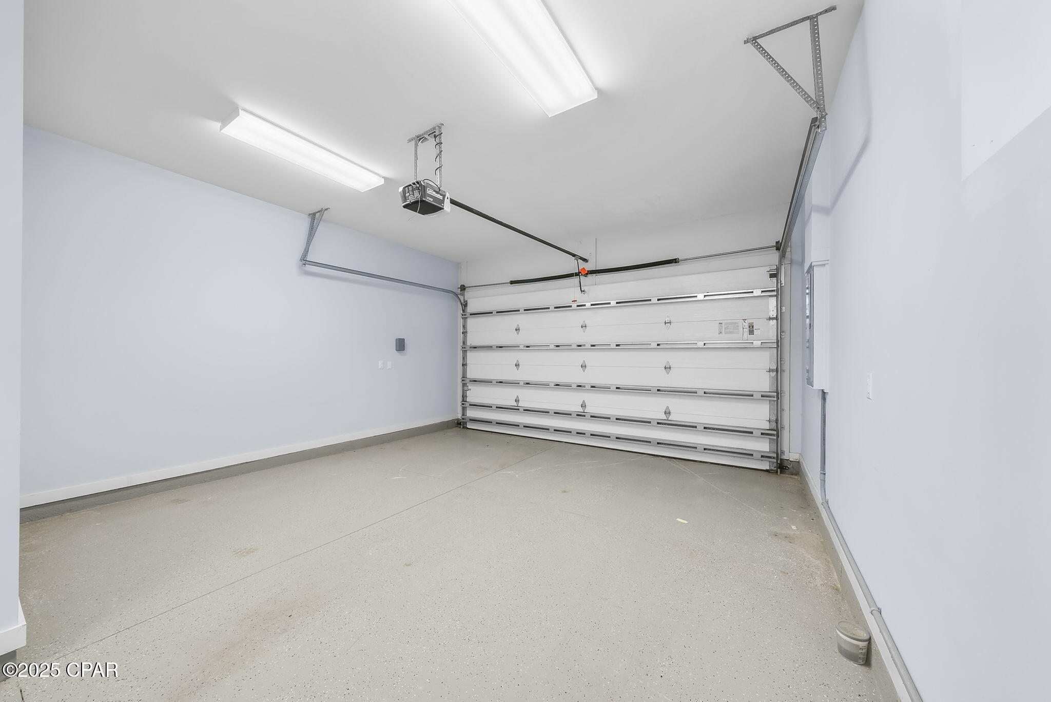 Listing photo id 39 for 93 Emerald Cove Lane