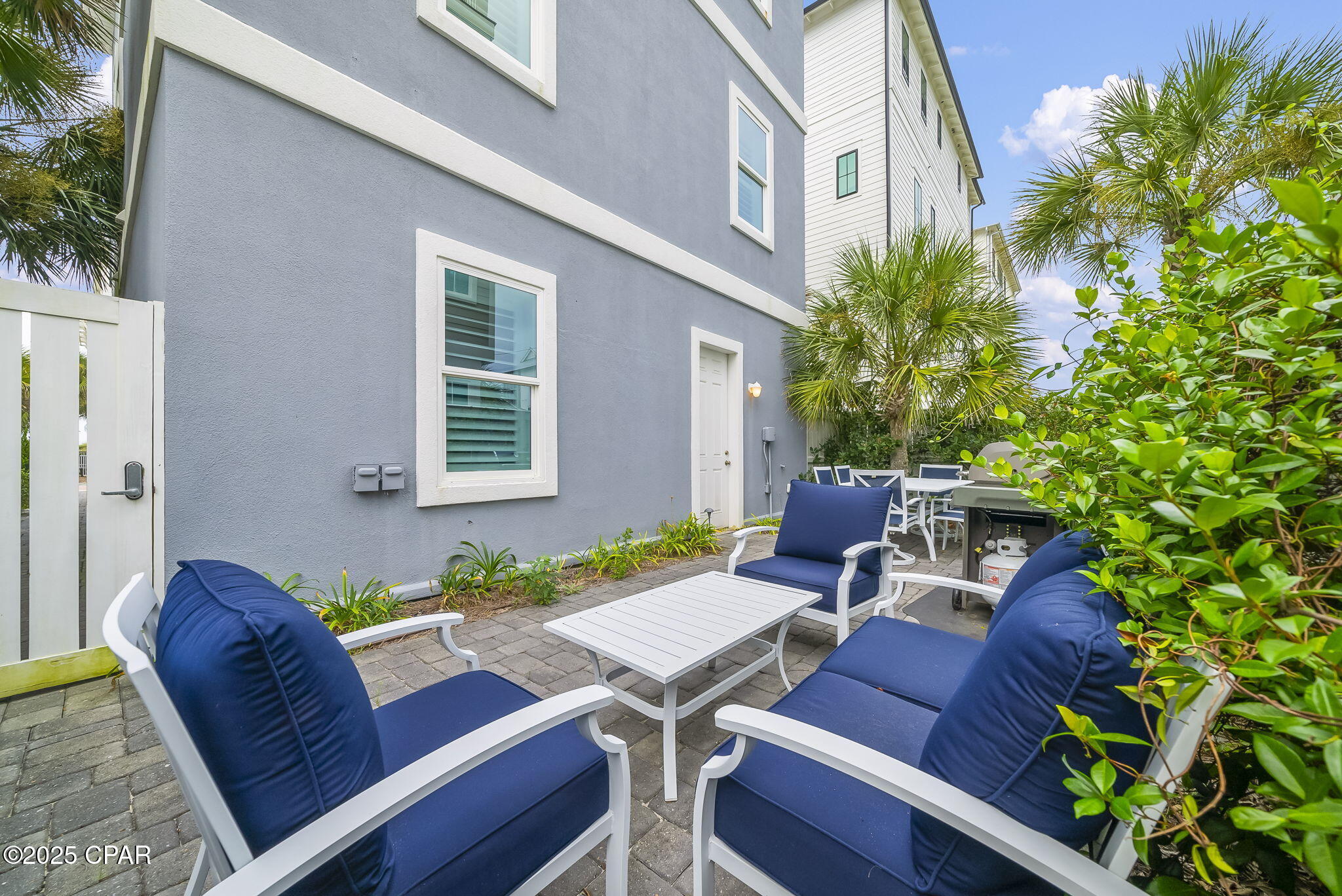 Listing photo id 42 for 93 Emerald Cove Lane