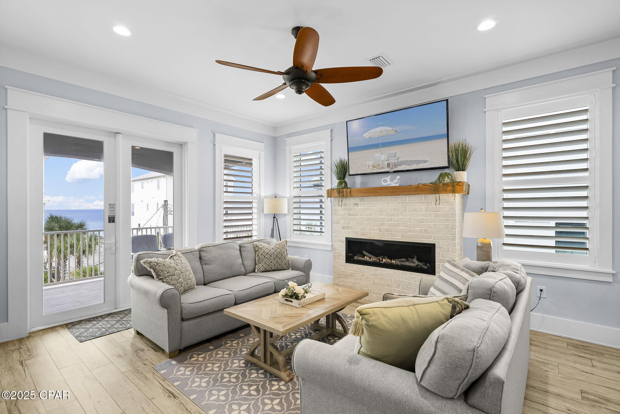 Listing photo id 5 for 93 Emerald Cove Lane