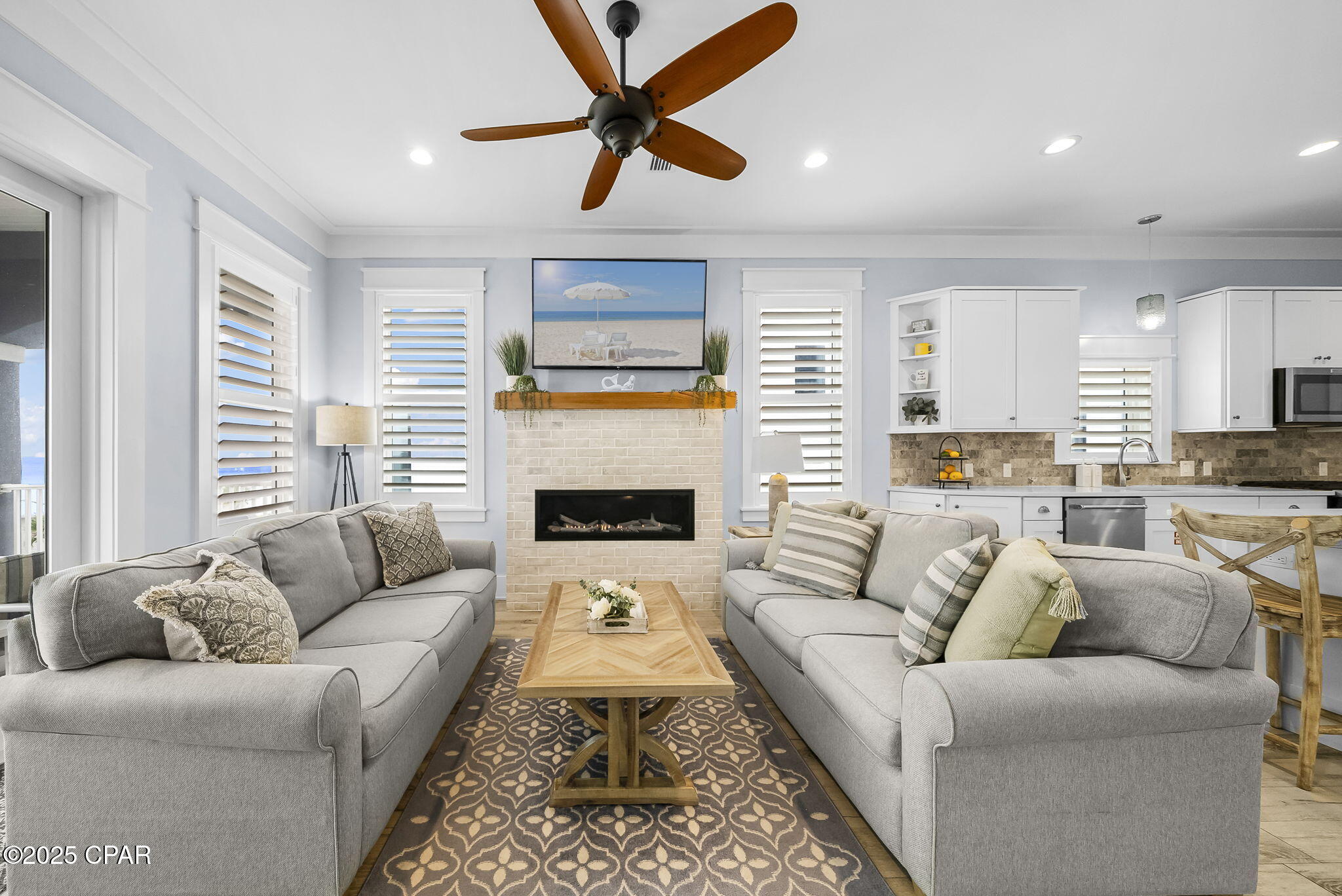 Listing photo id 9 for 93 Emerald Cove Lane