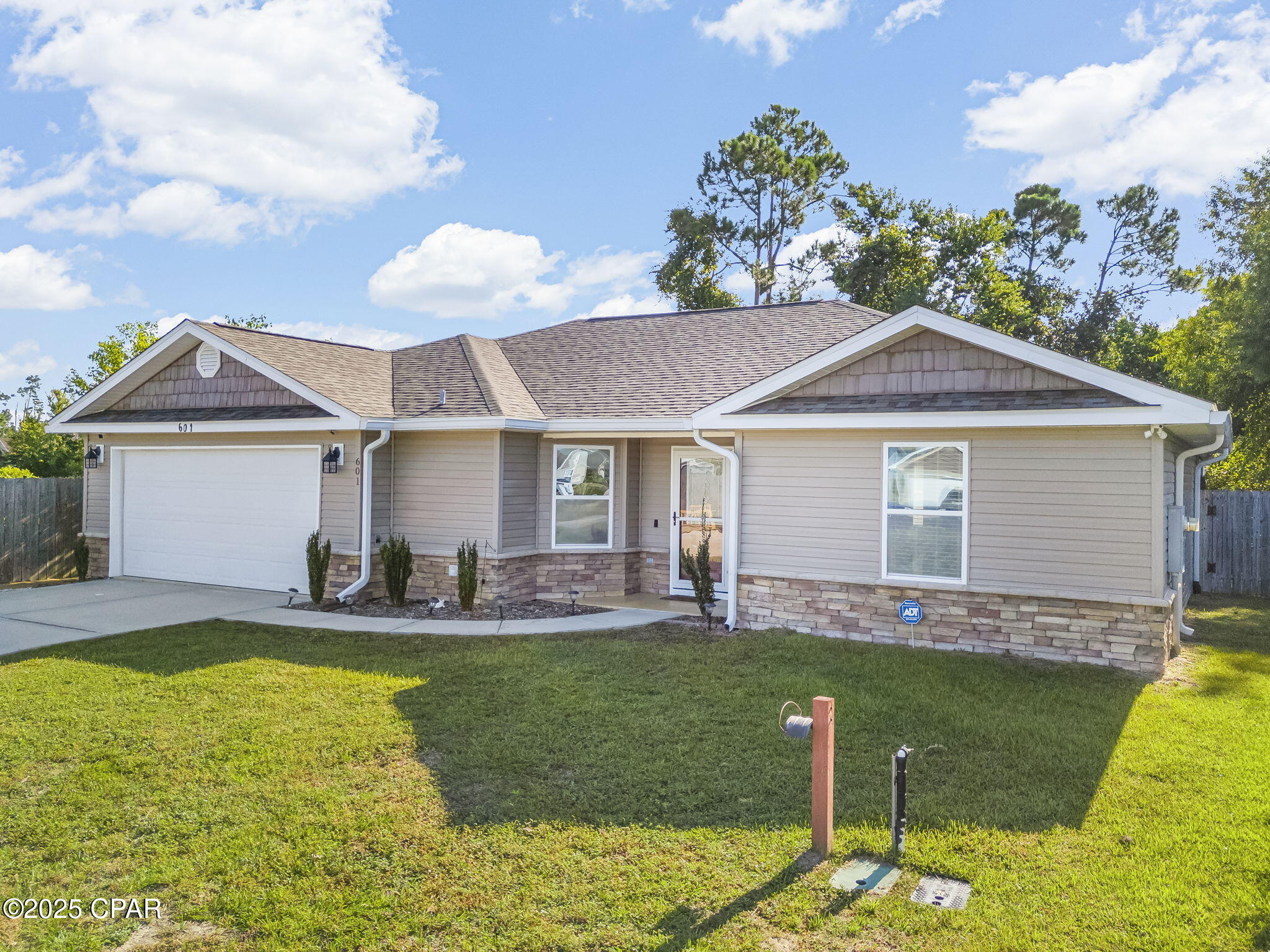 Image 1 For 601 Diamonte Circle