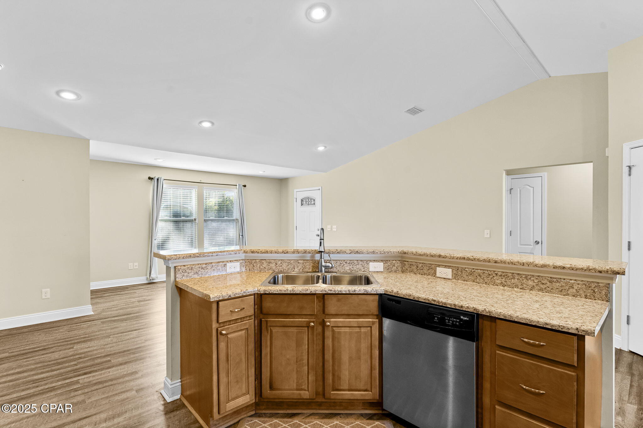 Image 4 For 601 Diamonte Circle