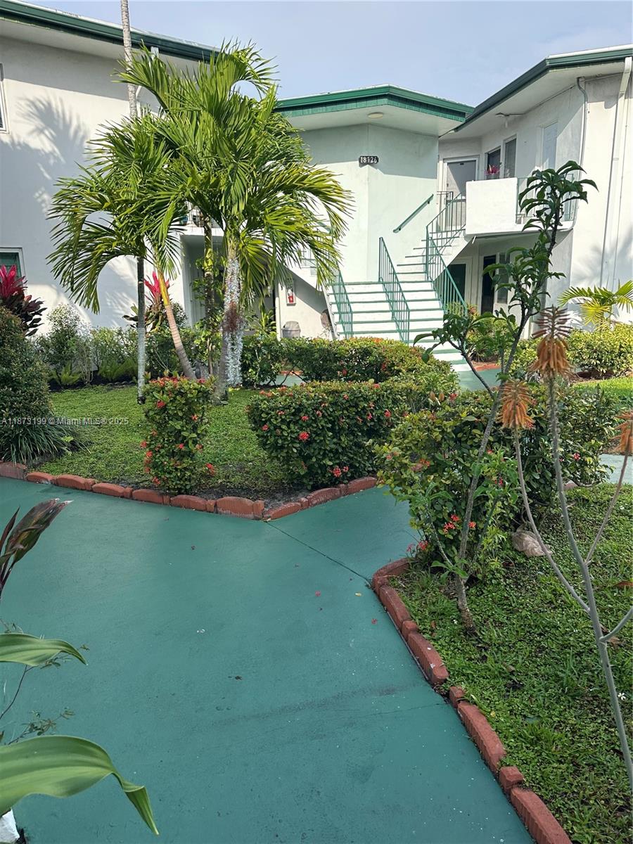 Sky Lake Gardens No 4 Con