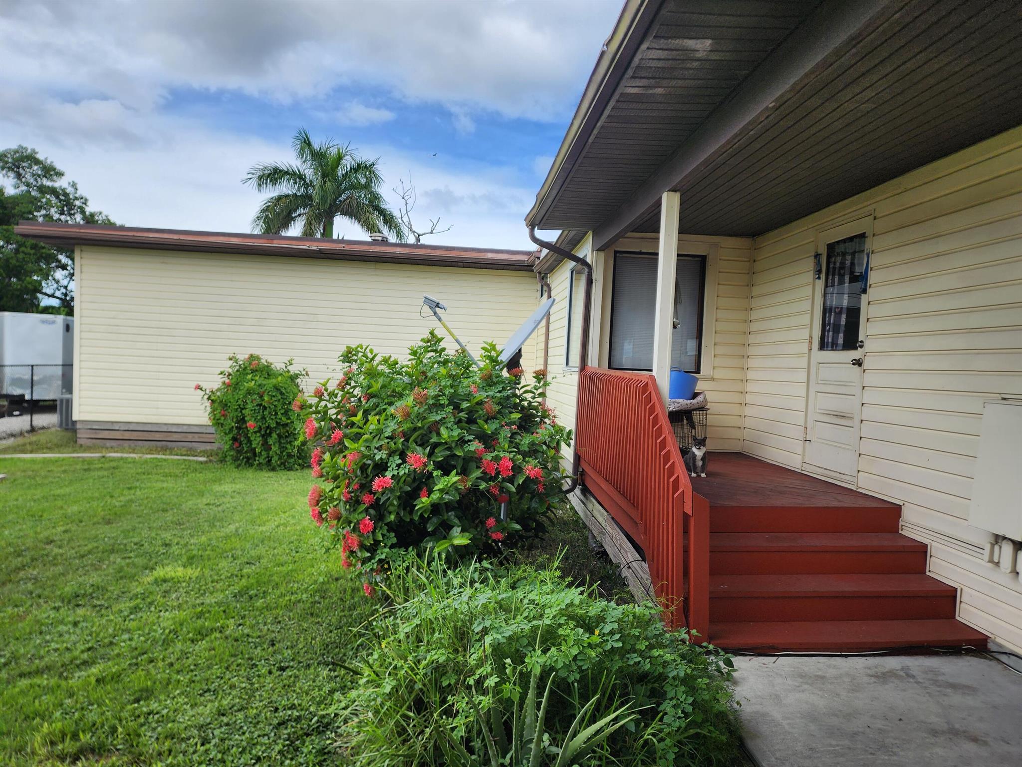 Homes for sale in Pahokee, FL | 2727 Bacom Point Road, Pahokee, FL 33476 | MLS# R11121416